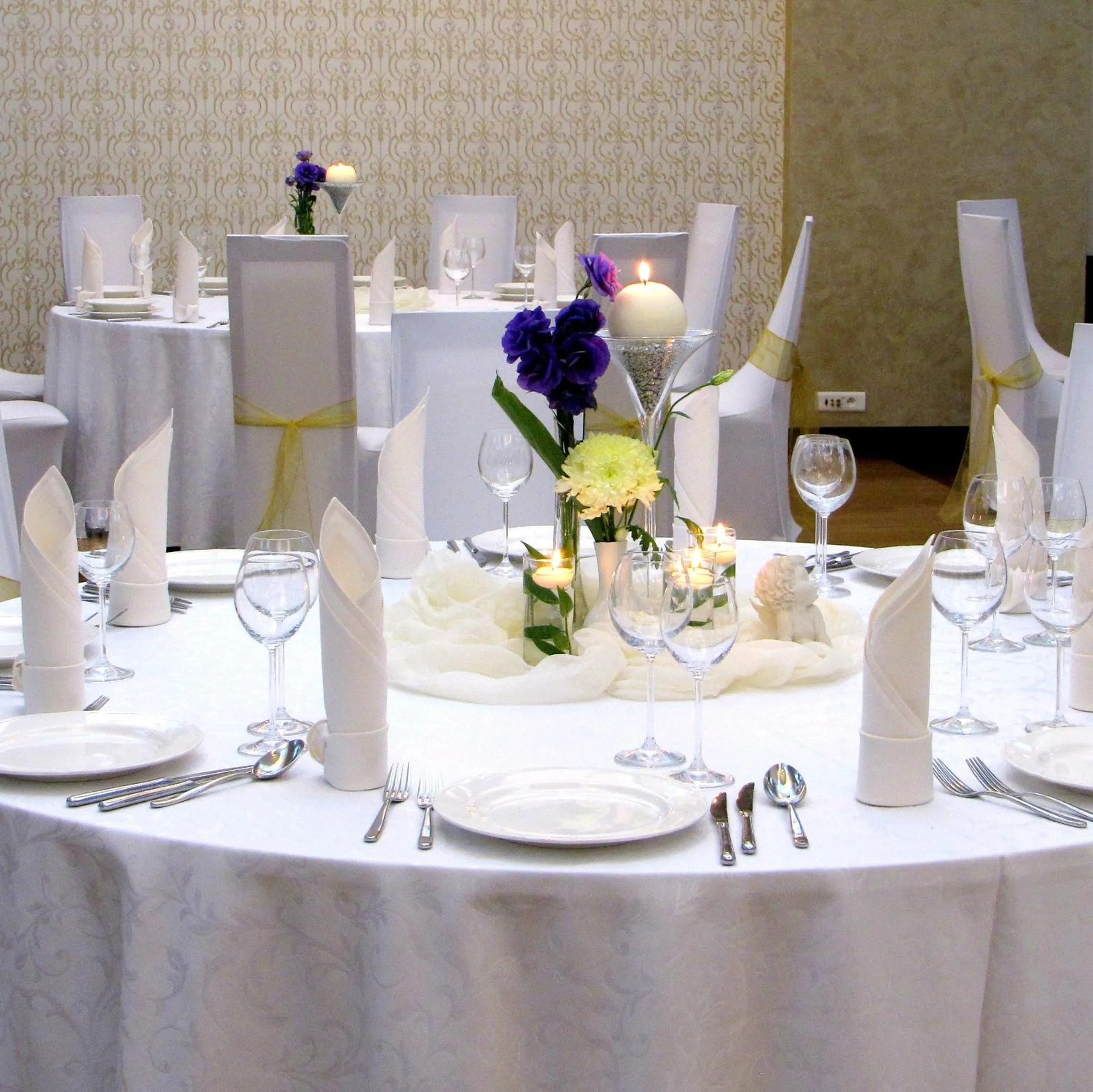 Restaurant/places to eat in Aviator Hotel Restauracja & SPA