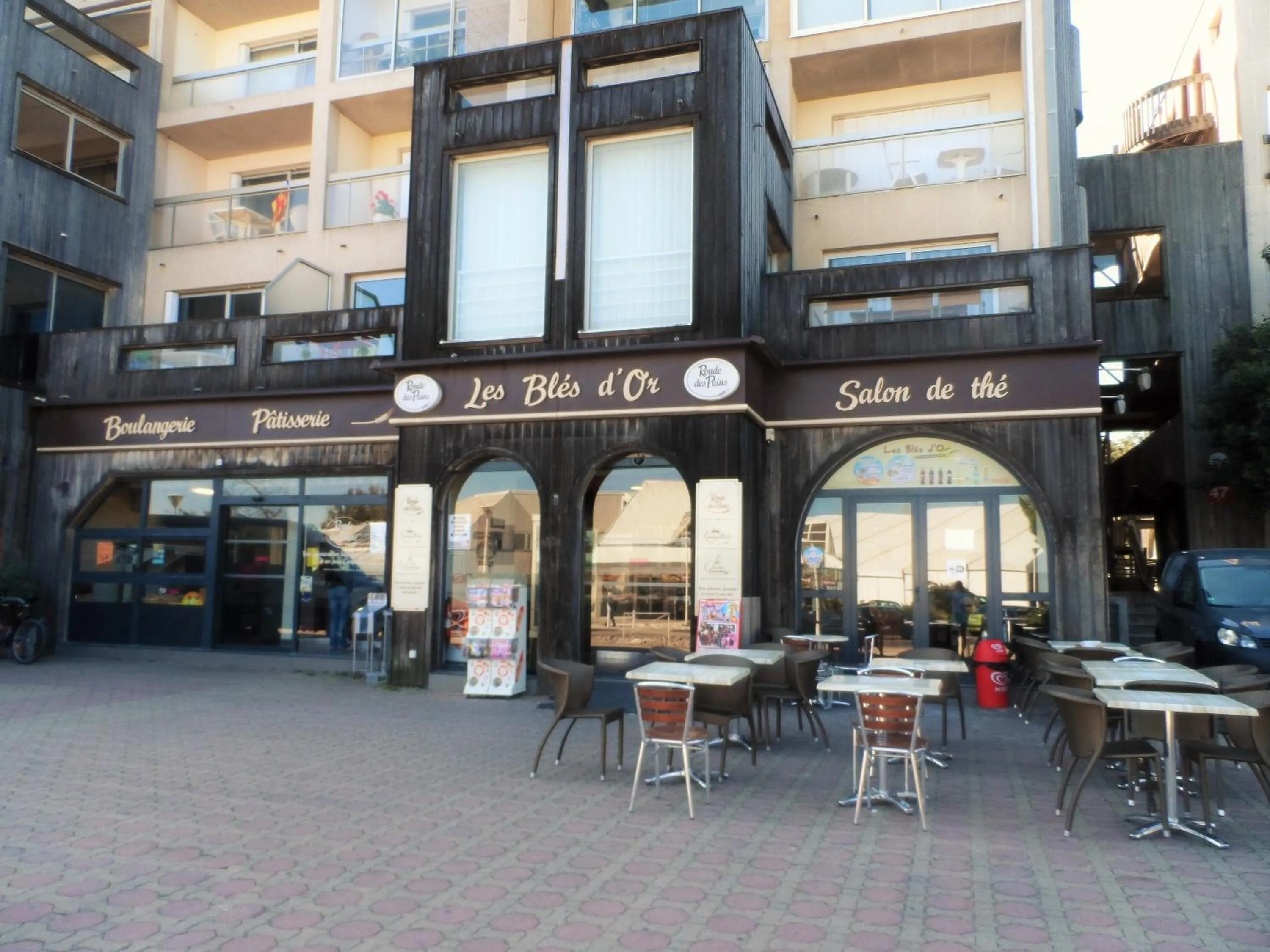 Supermarket/grocery shop in Résidence New Rochelle