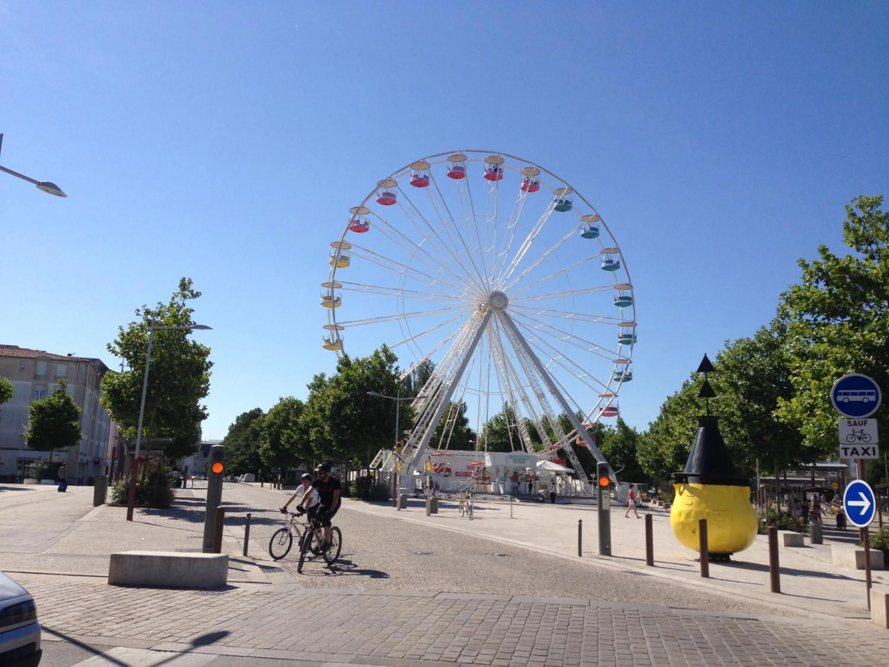 Entertainment in Résidence New Rochelle