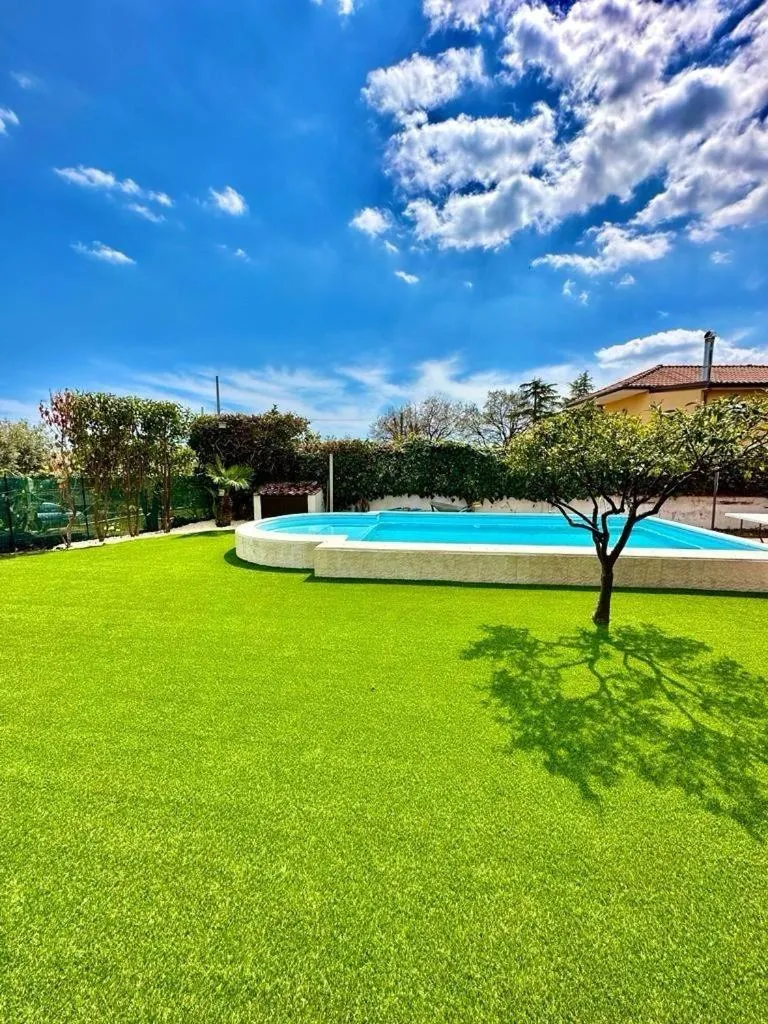 Etna Shelter Holiday House