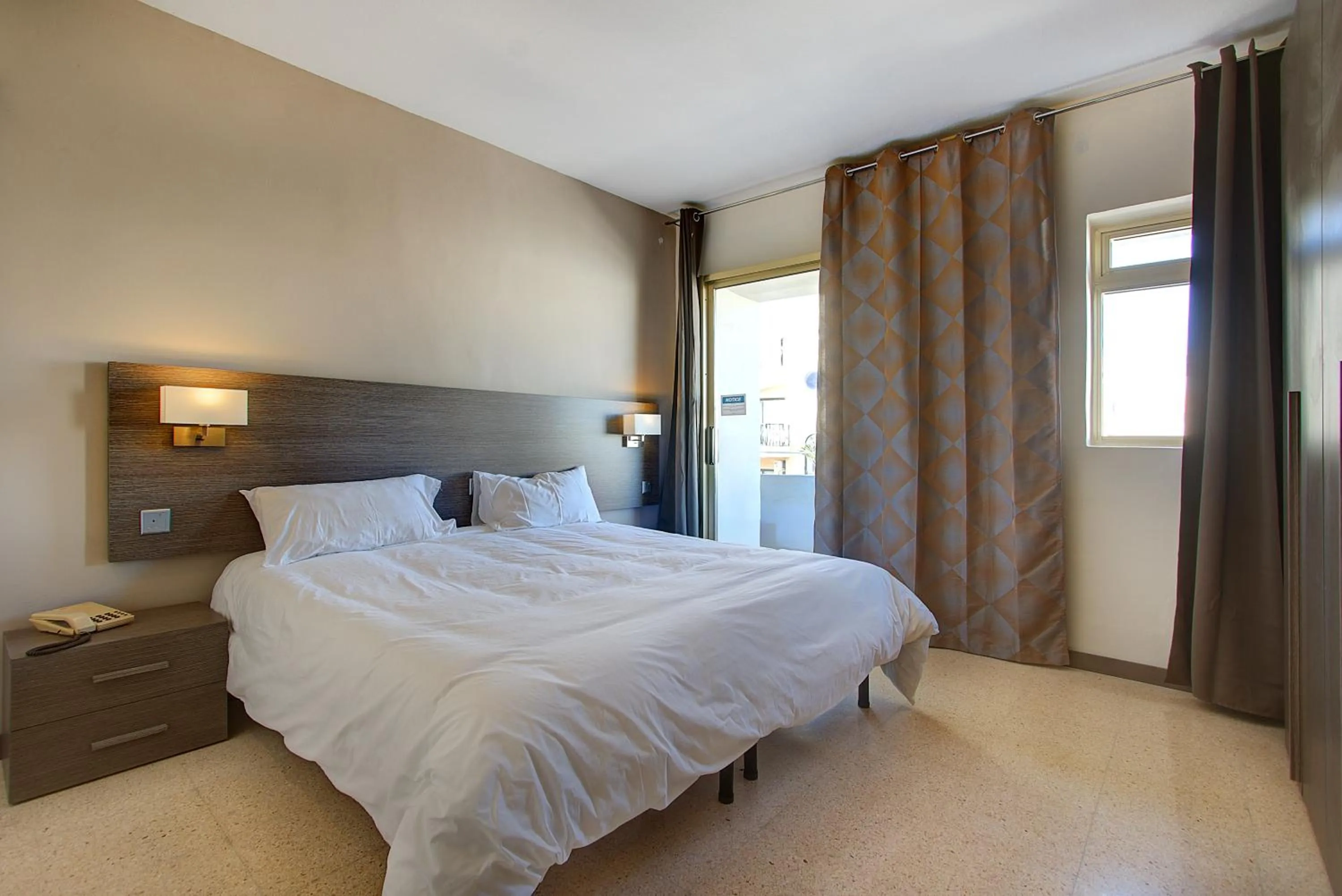 Photo of the whole room, Bed in Primera Hotel