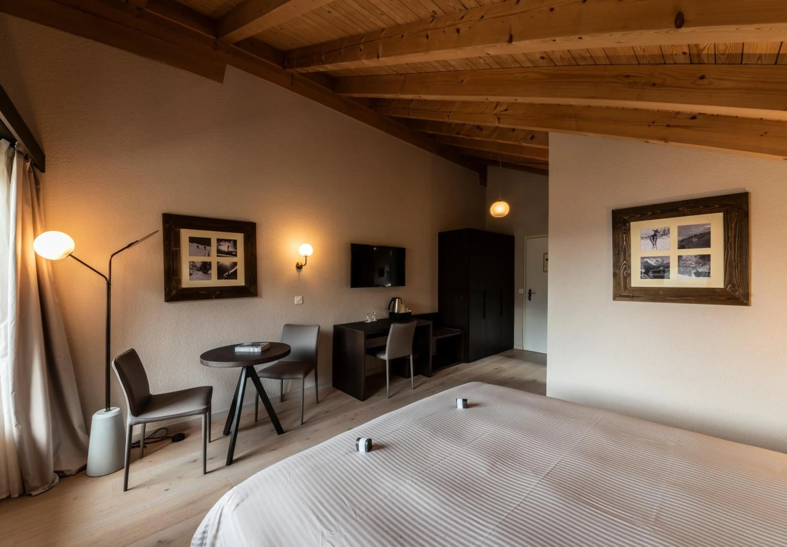 Bed in Hotel Maya Caprice