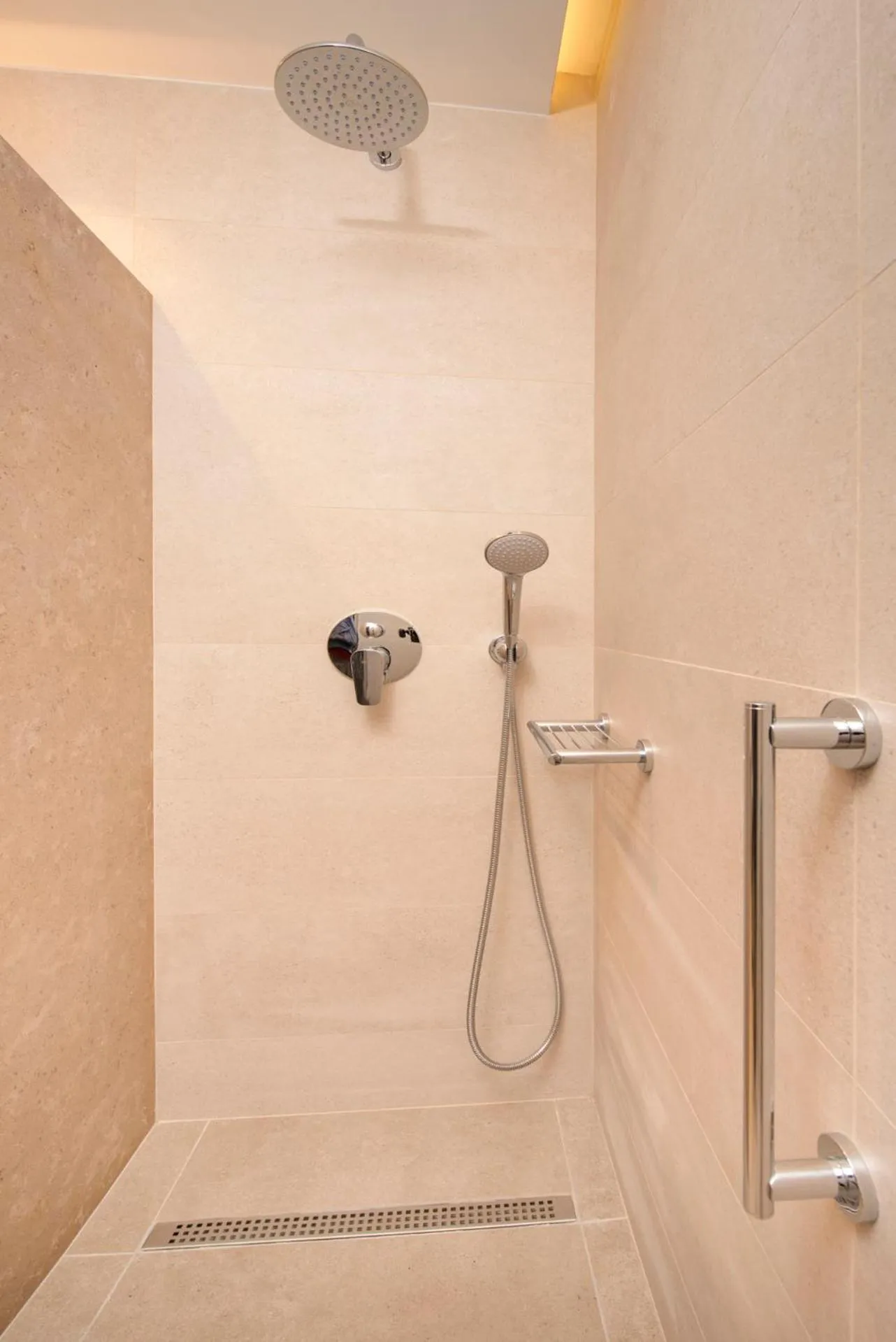 Shower in Horizon Beach Resort