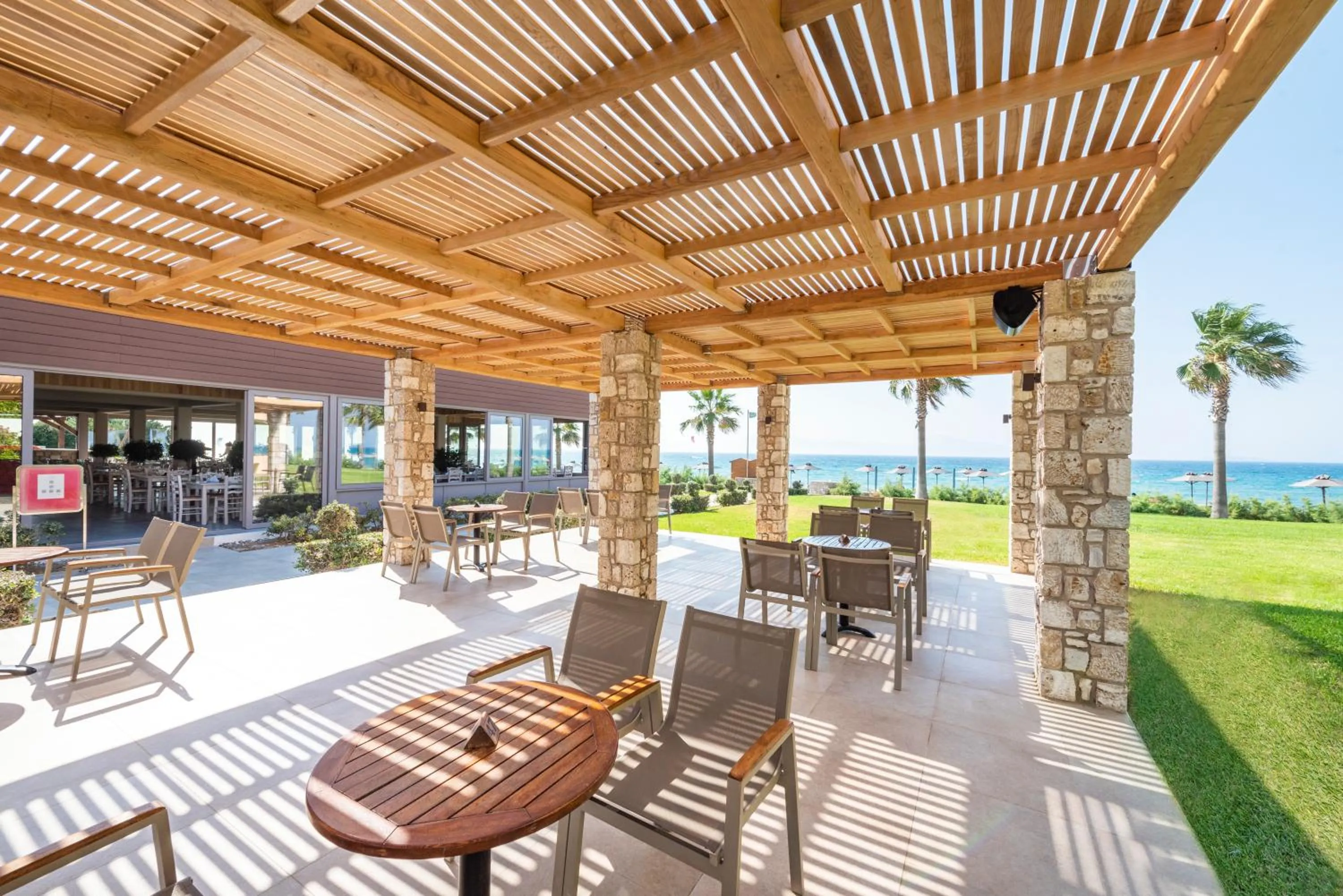 Restaurant/places to eat in Horizon Beach Resort