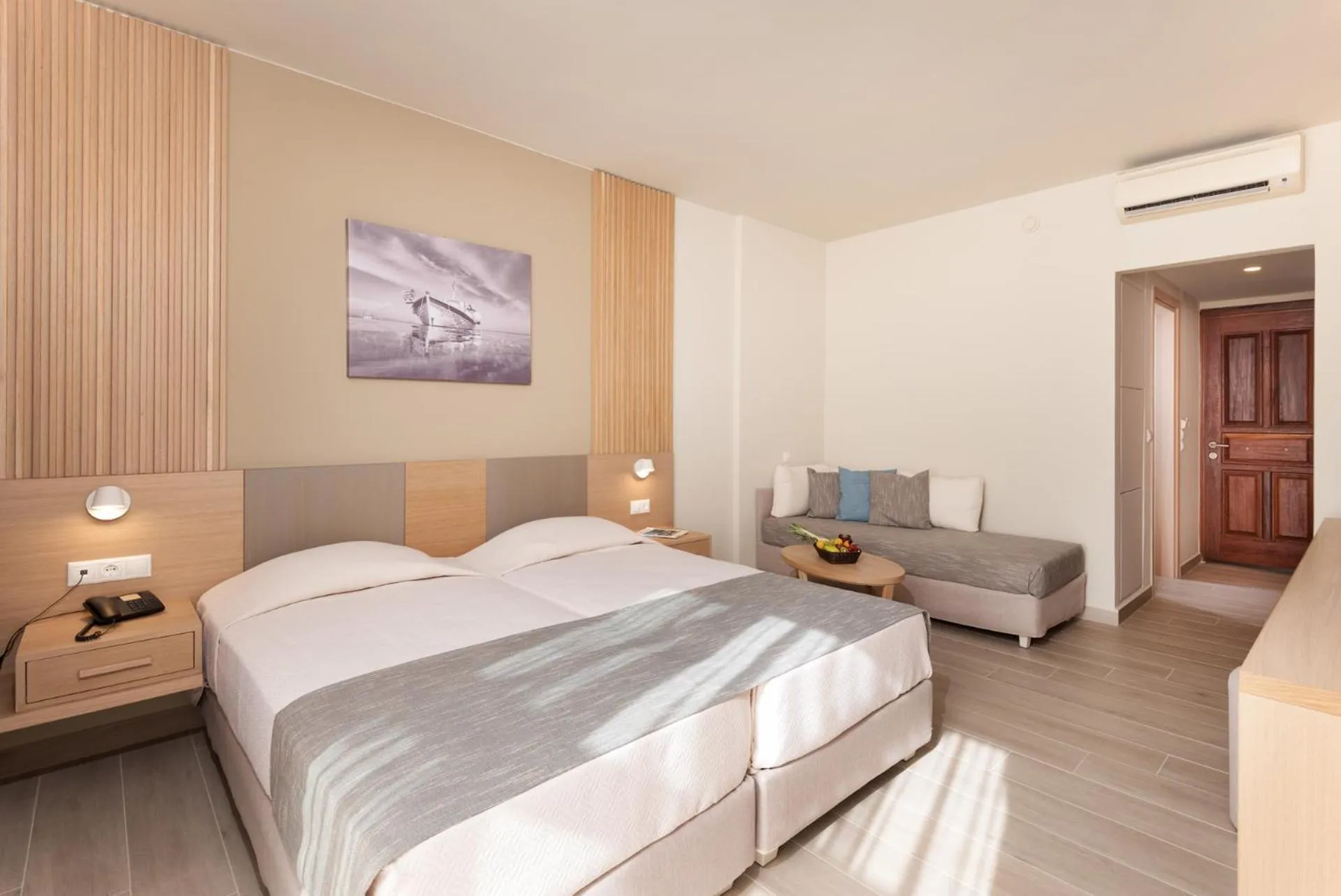 Bedroom, Bed in Horizon Beach Resort