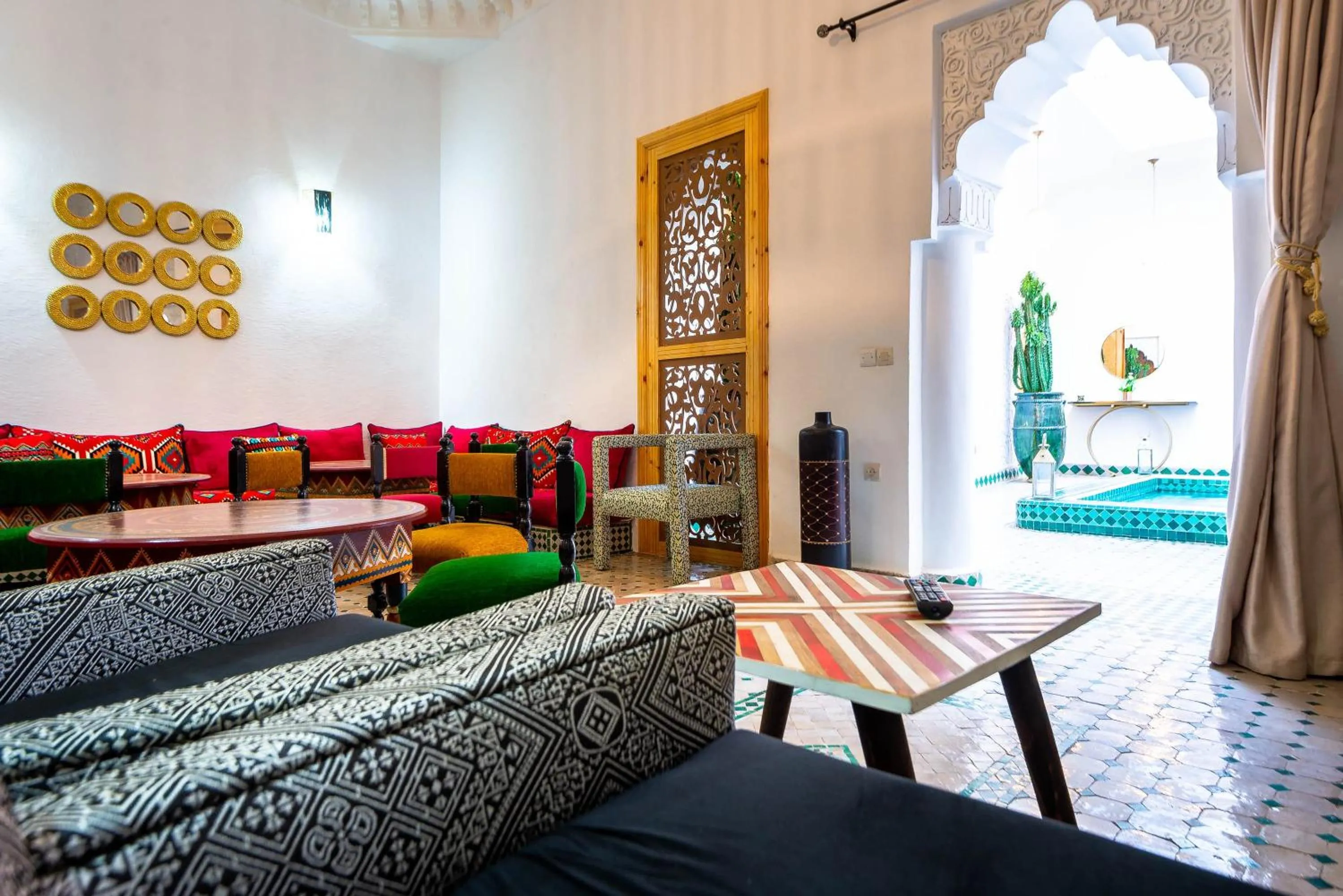 Living room, Bed in Riad La Croix Berbere