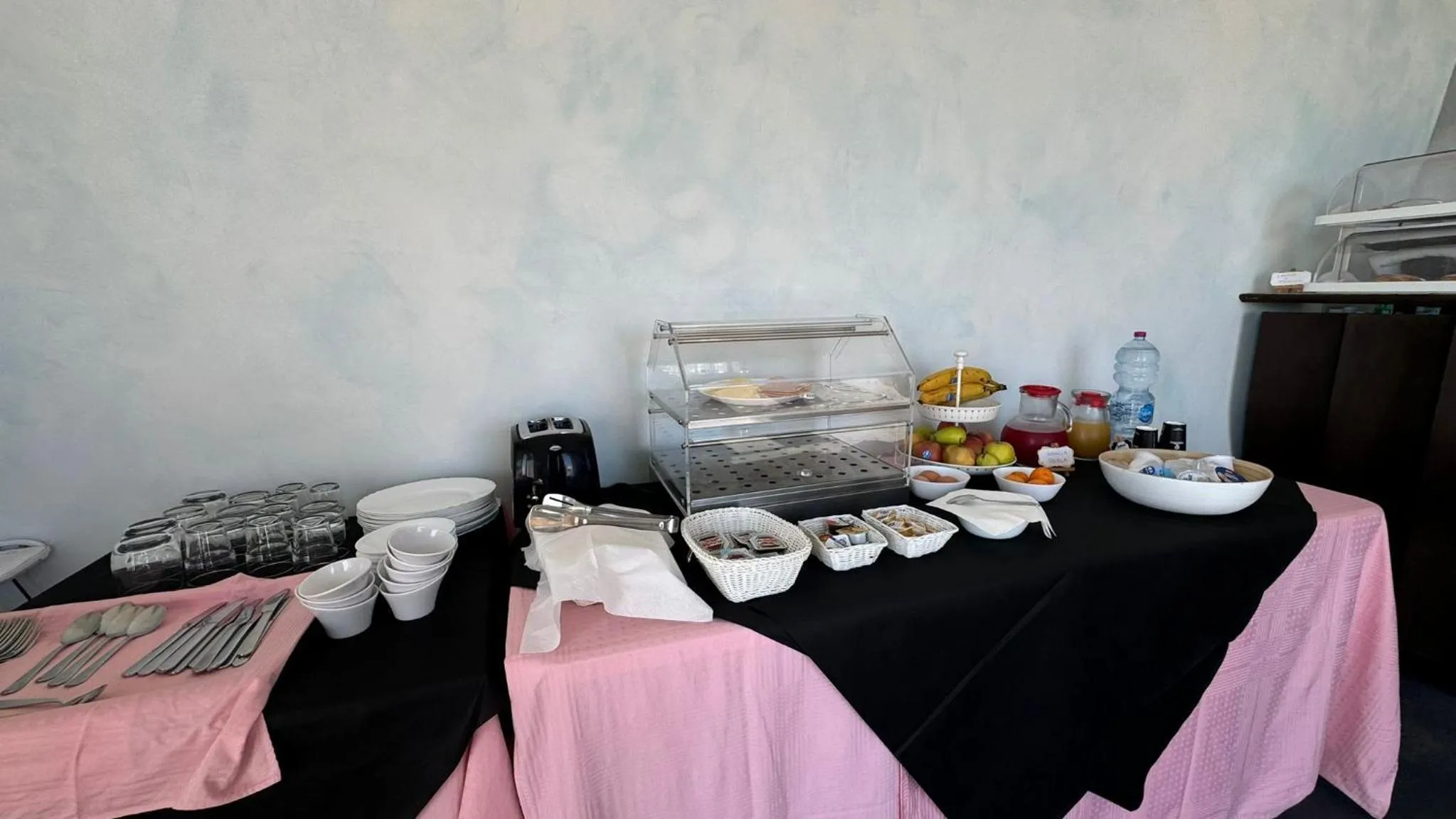 Breakfast in L'Isola Del Postino Rooms