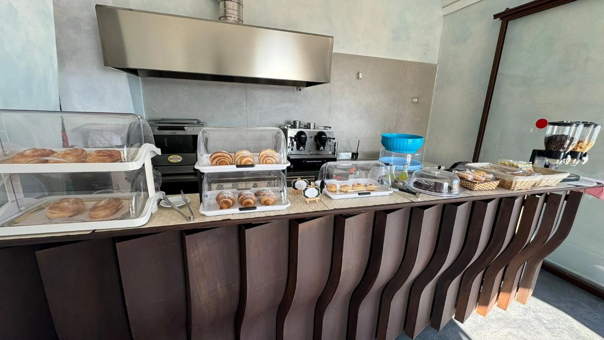 Breakfast in L'Isola Del Postino Rooms