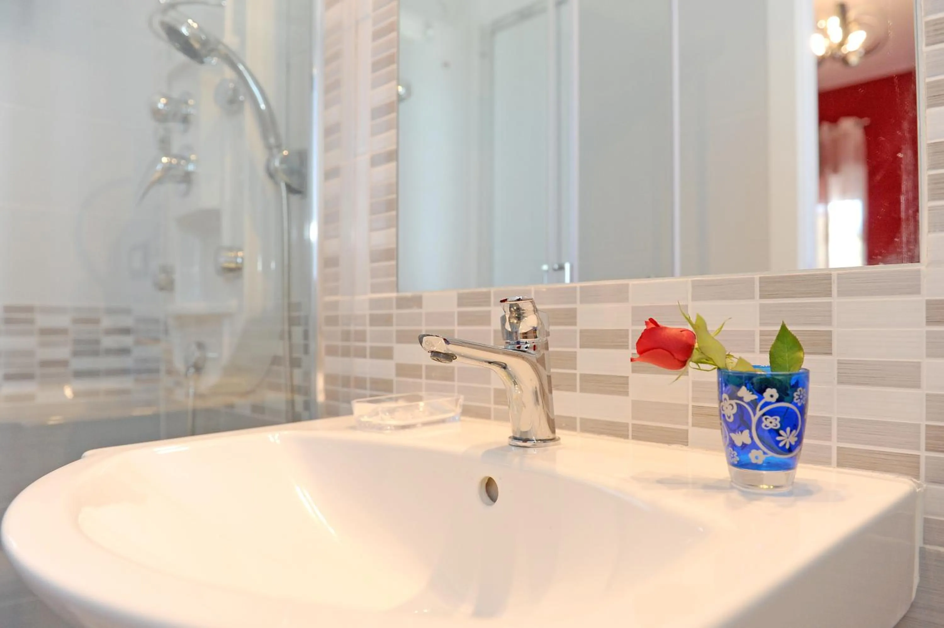 Bathroom in L'Isola Del Postino Rooms
