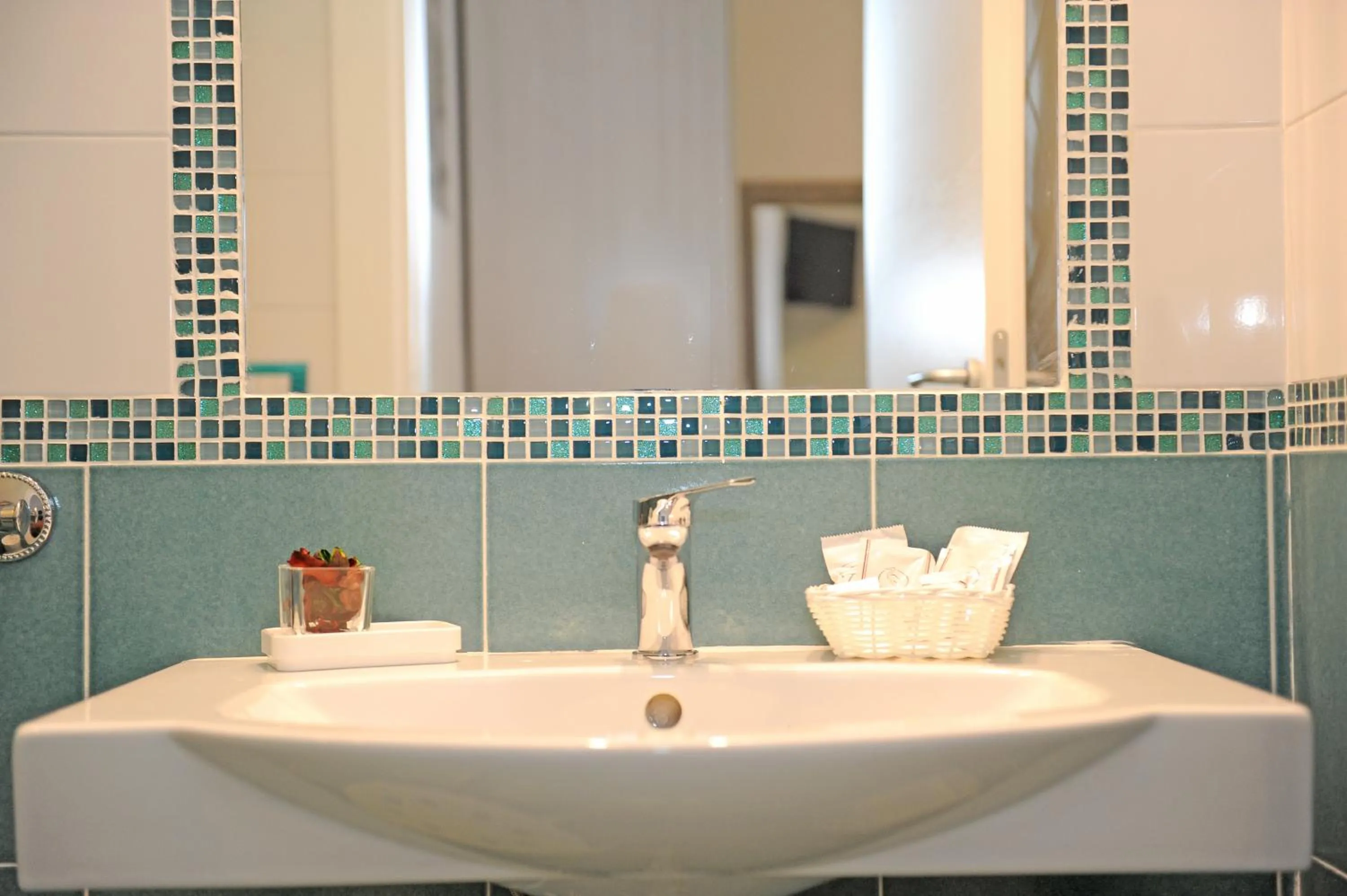 Bathroom in L'Isola Del Postino Rooms