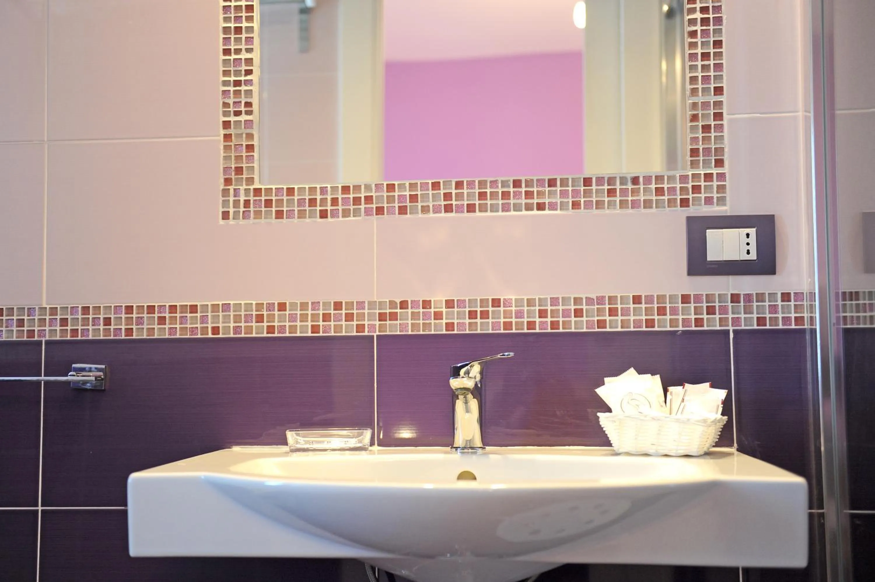 Bathroom in L'Isola Del Postino Rooms