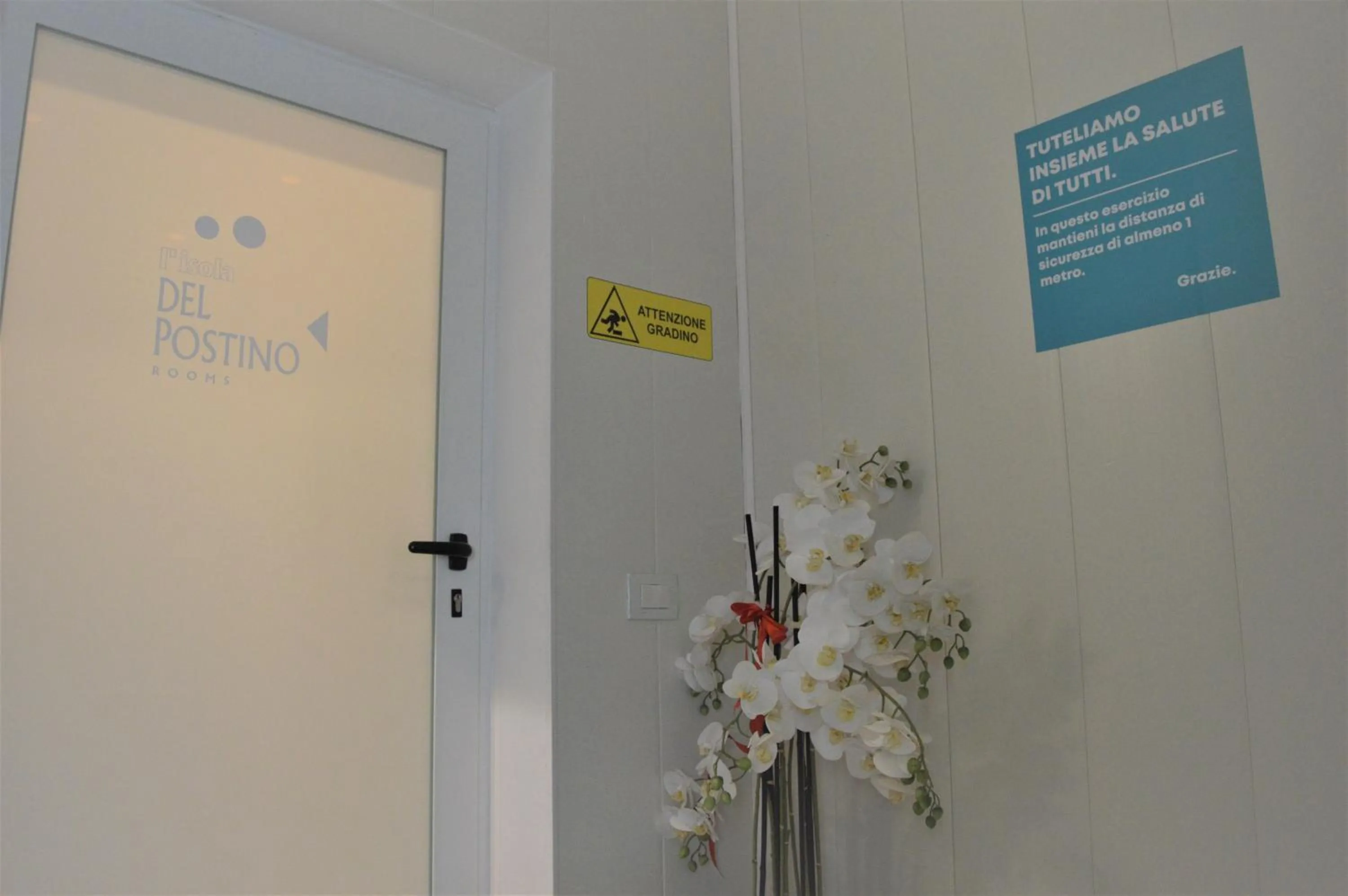 Facade/entrance in L'Isola Del Postino Rooms