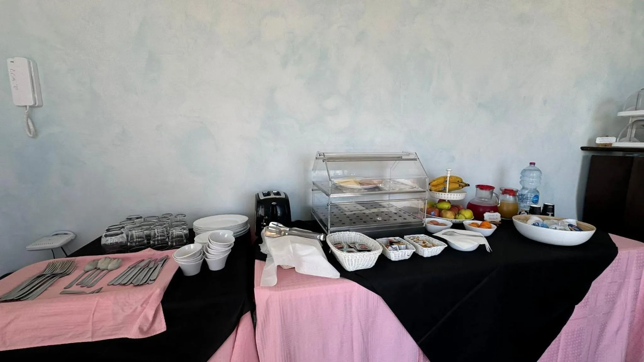 Breakfast in L'Isola Del Postino Rooms