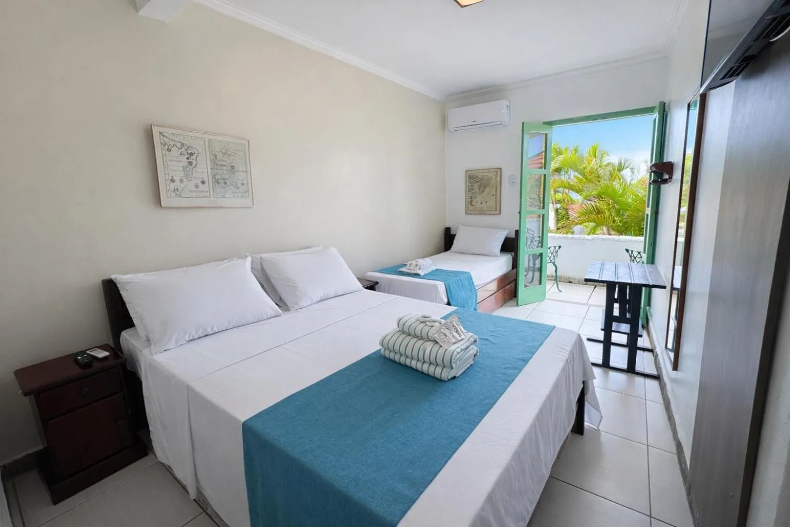 Bed in Pousada Estalagem do Porto