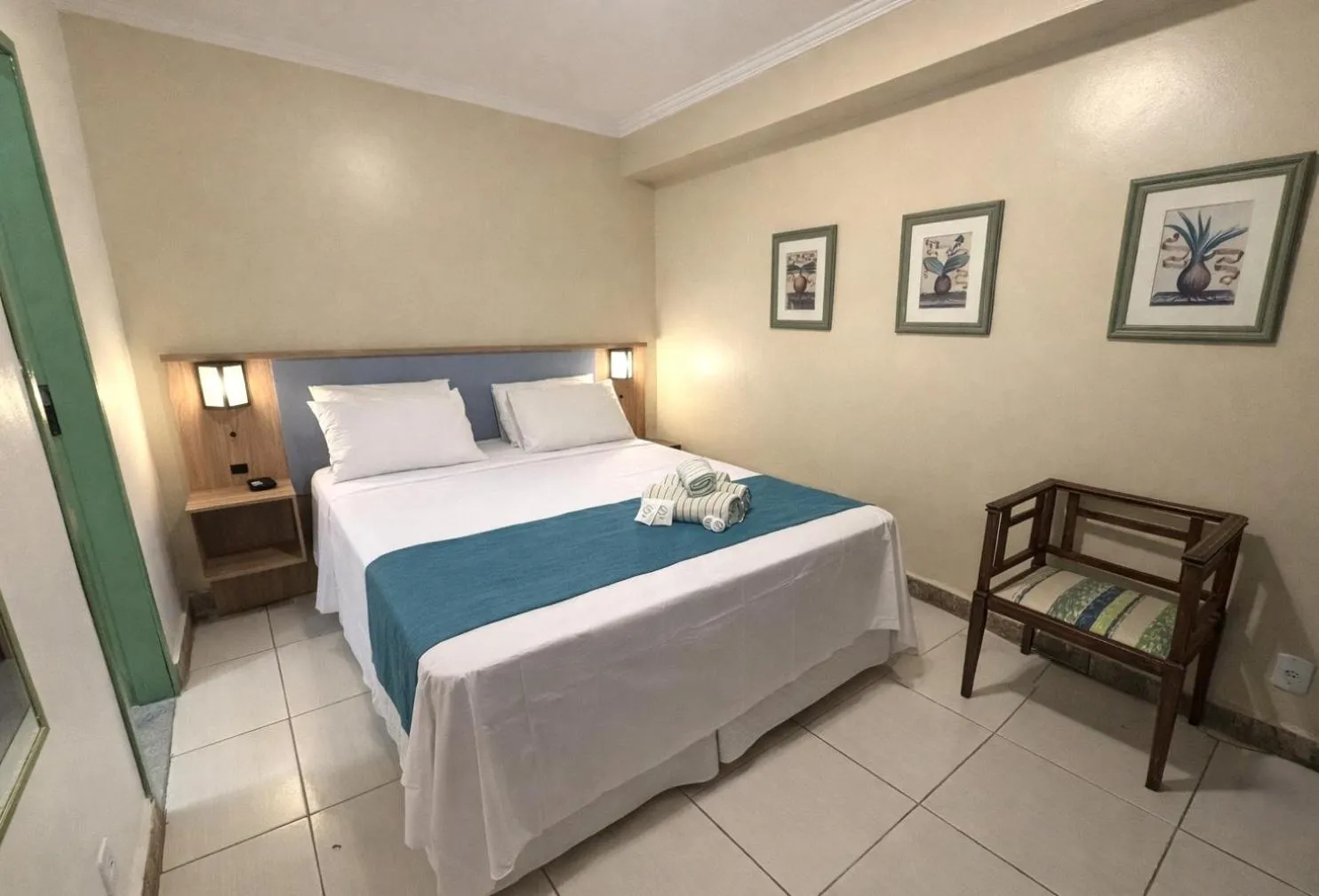 Bed in Pousada Estalagem do Porto