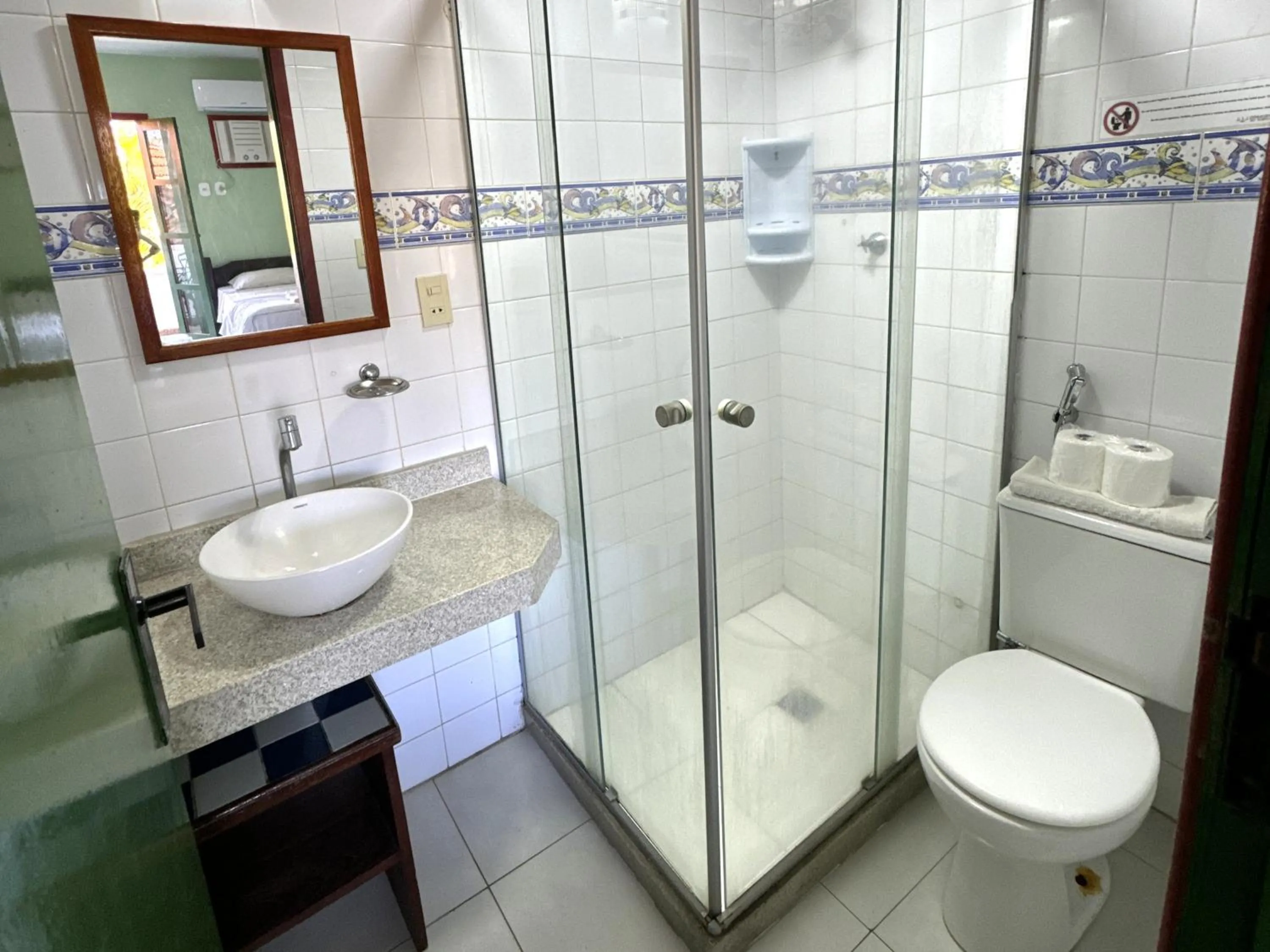 Toilet in Pousada Estalagem do Porto