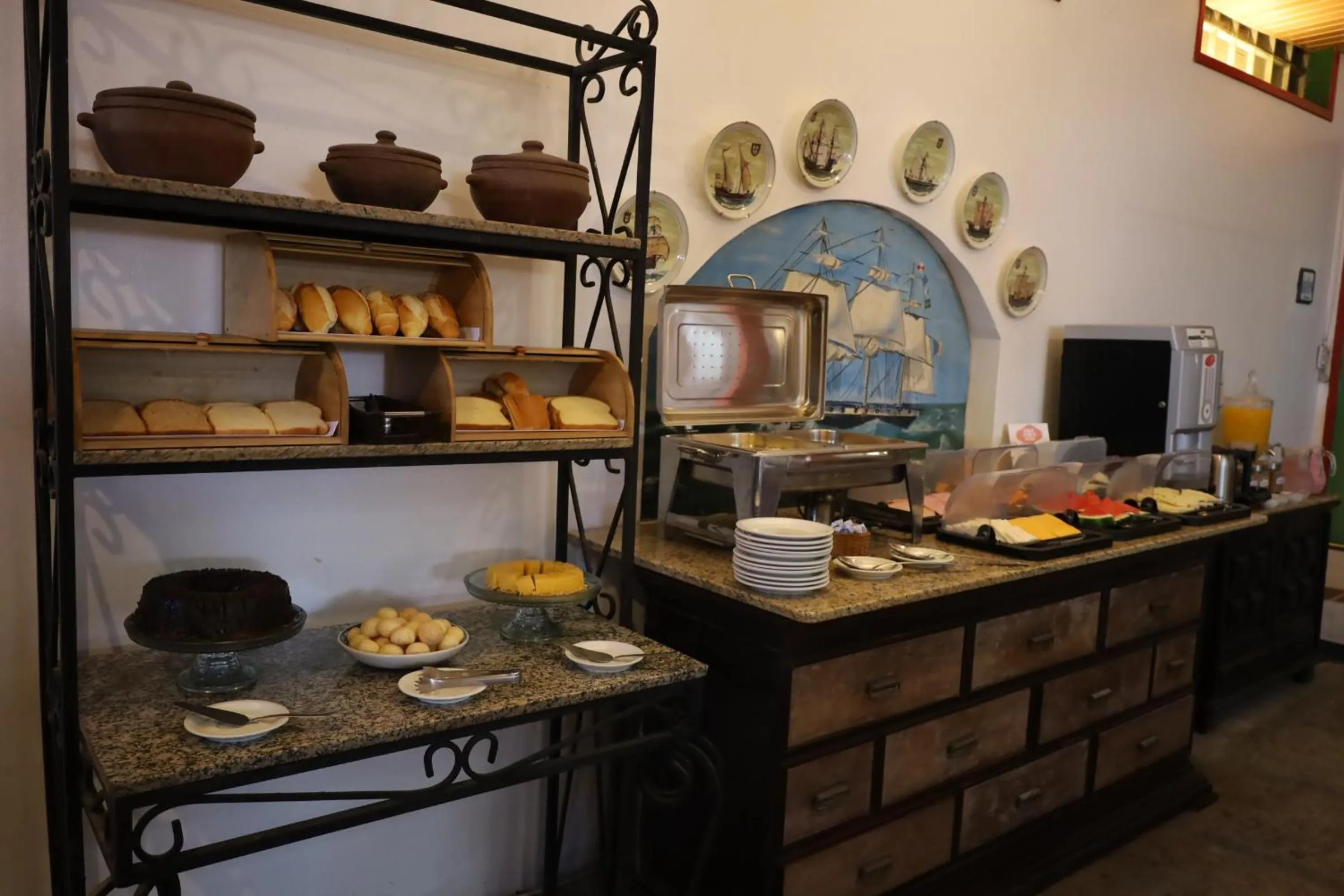 Breakfast in Pousada Estalagem do Porto