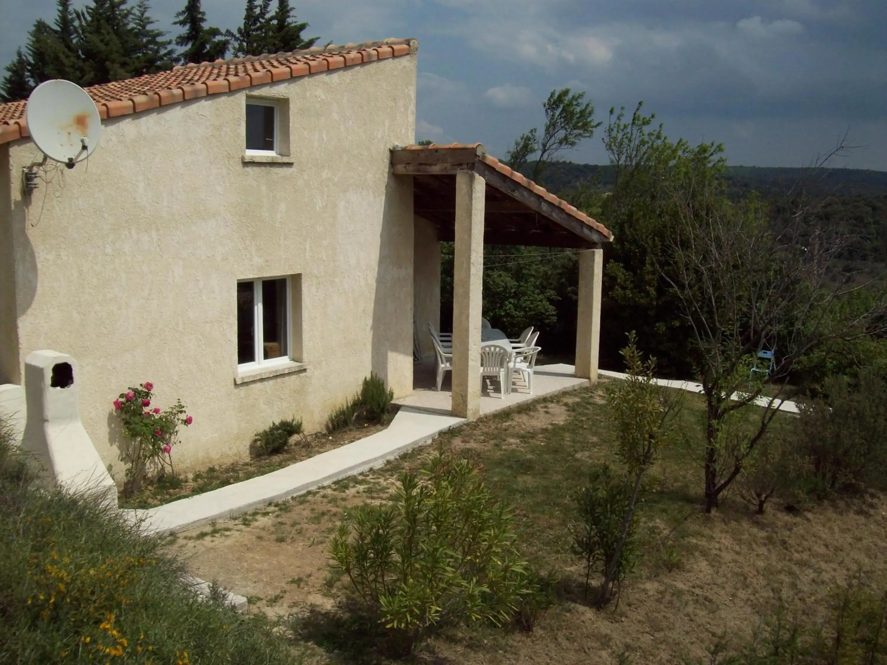 Domaine La Fontaine Du Cade Domaine La Fontaine Du Cade