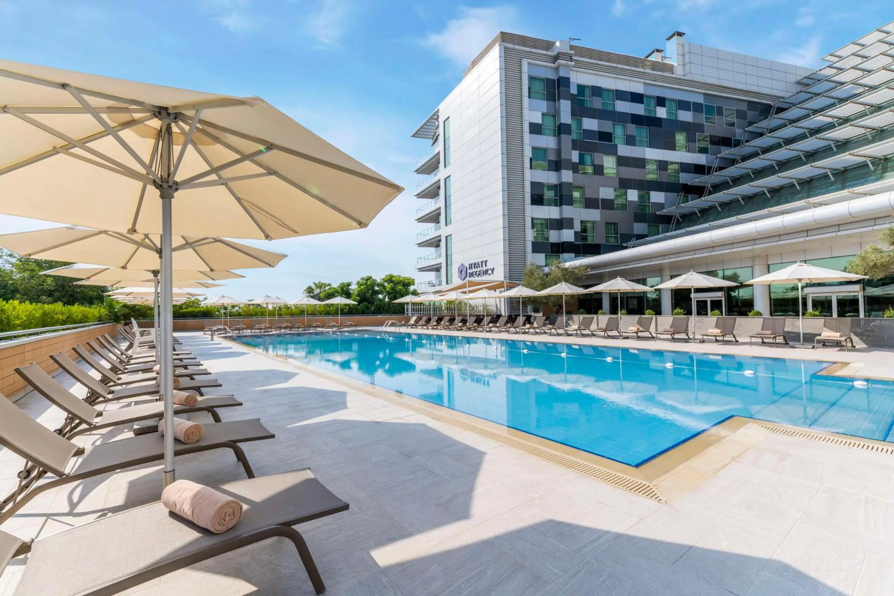 Swimming pool in Hyatt Regency Oryx Doha