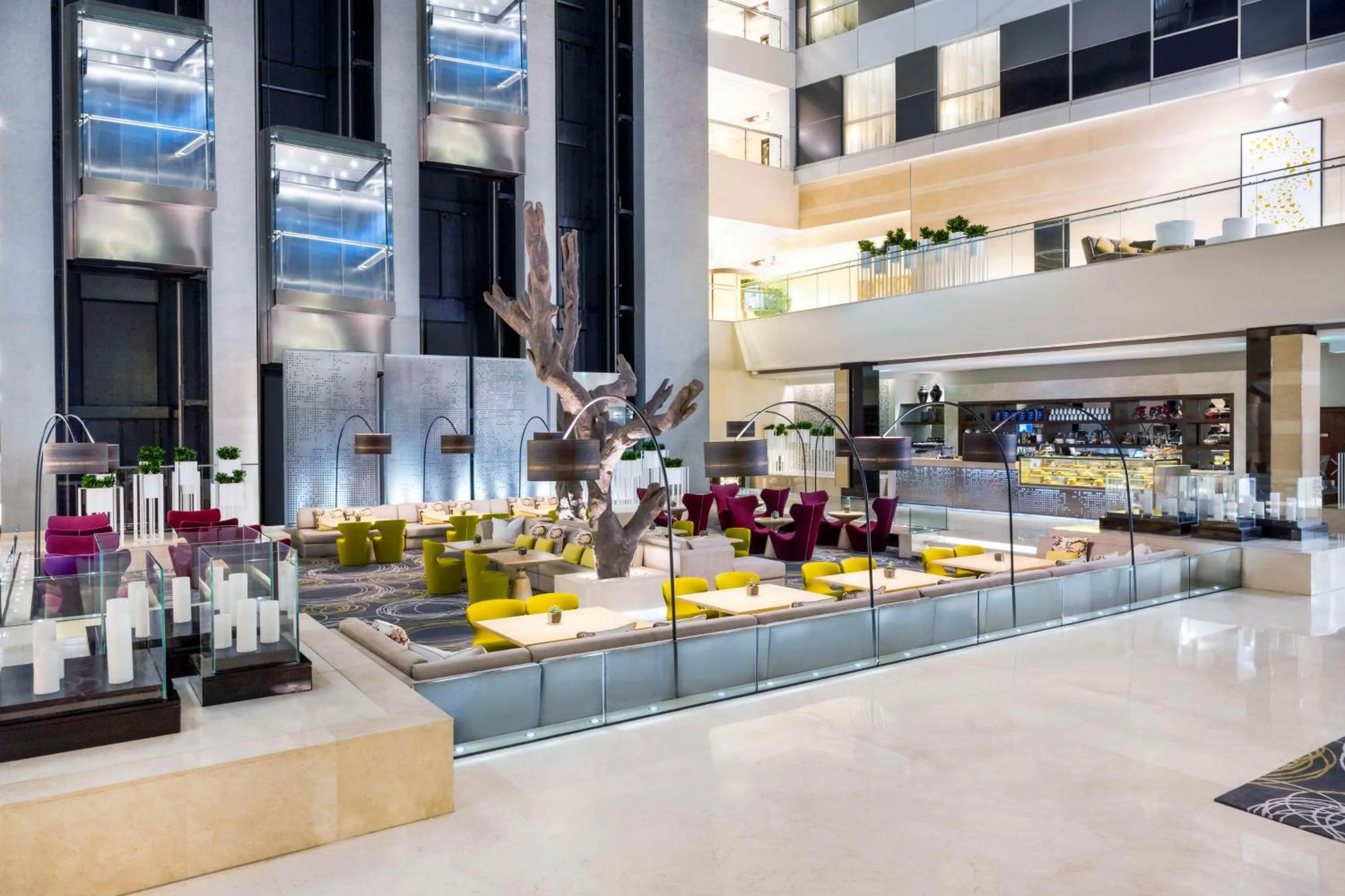 Restaurant/places to eat in Hyatt Regency Oryx Doha