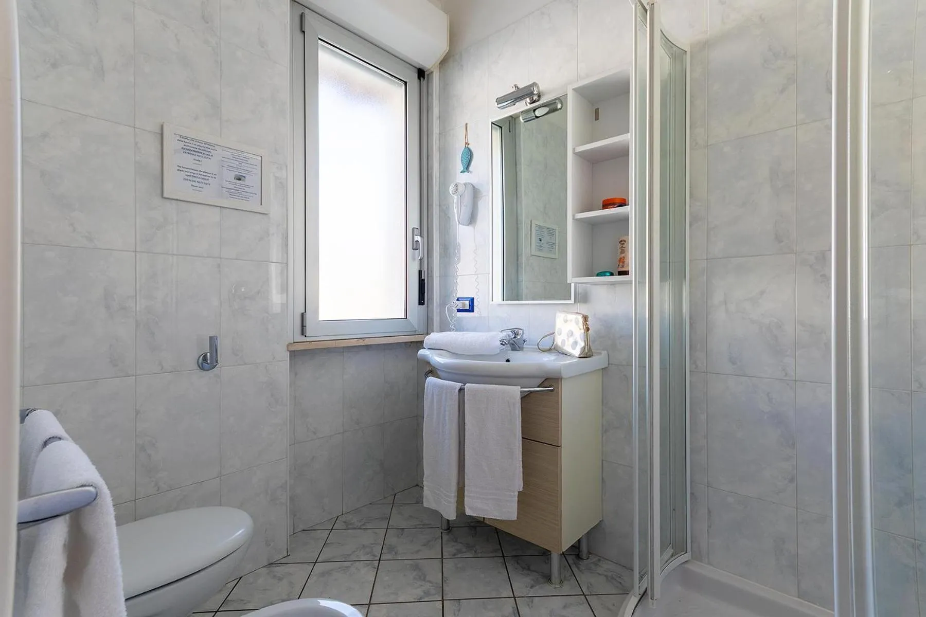 Shower in Residence Greco