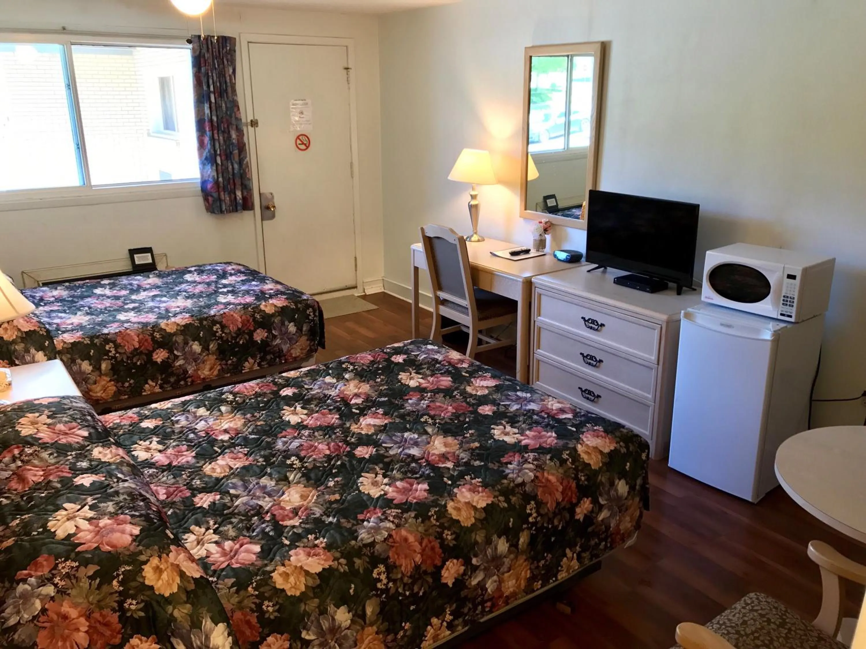 Bed in Lake City Motel