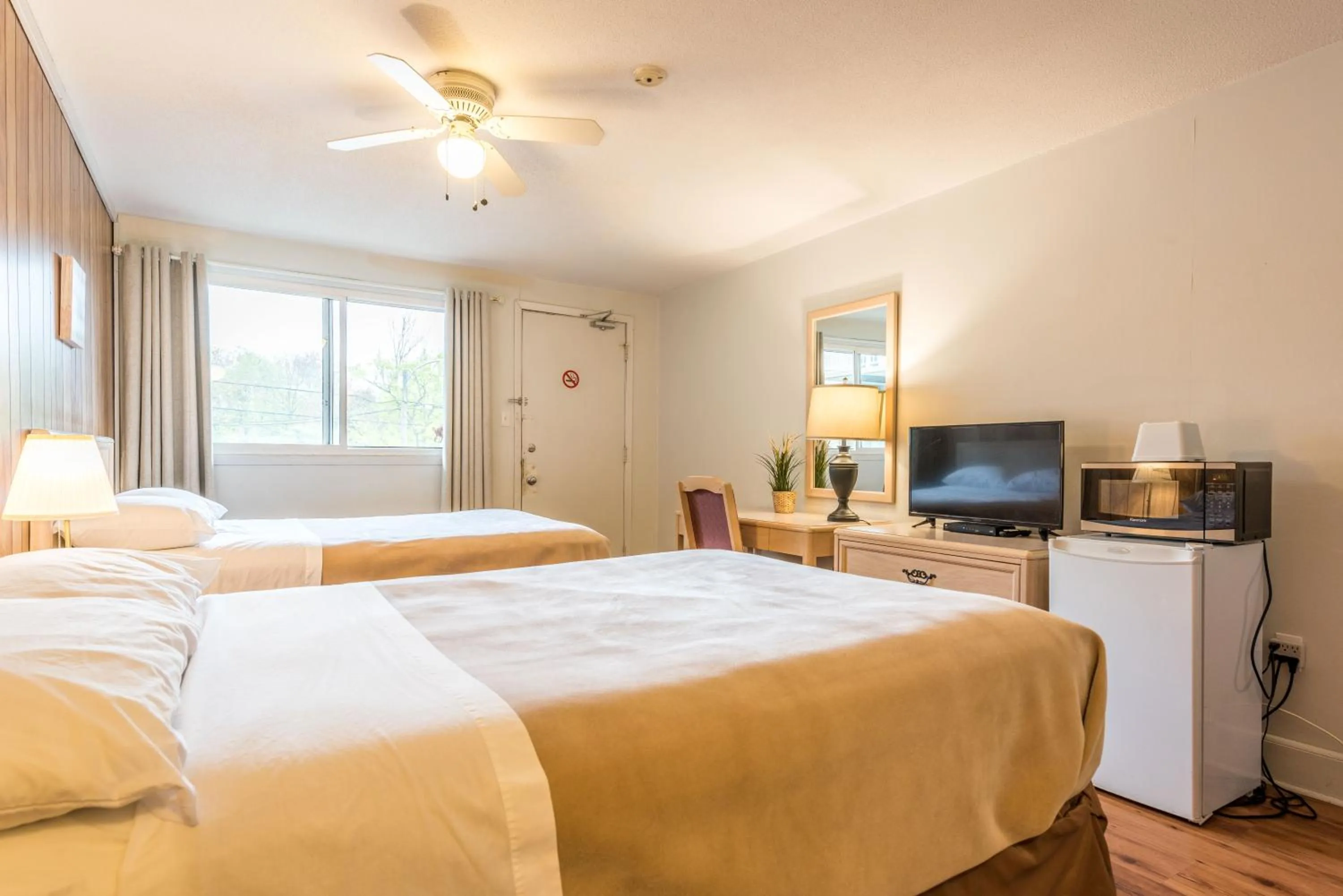 Bed in Lake City Motel