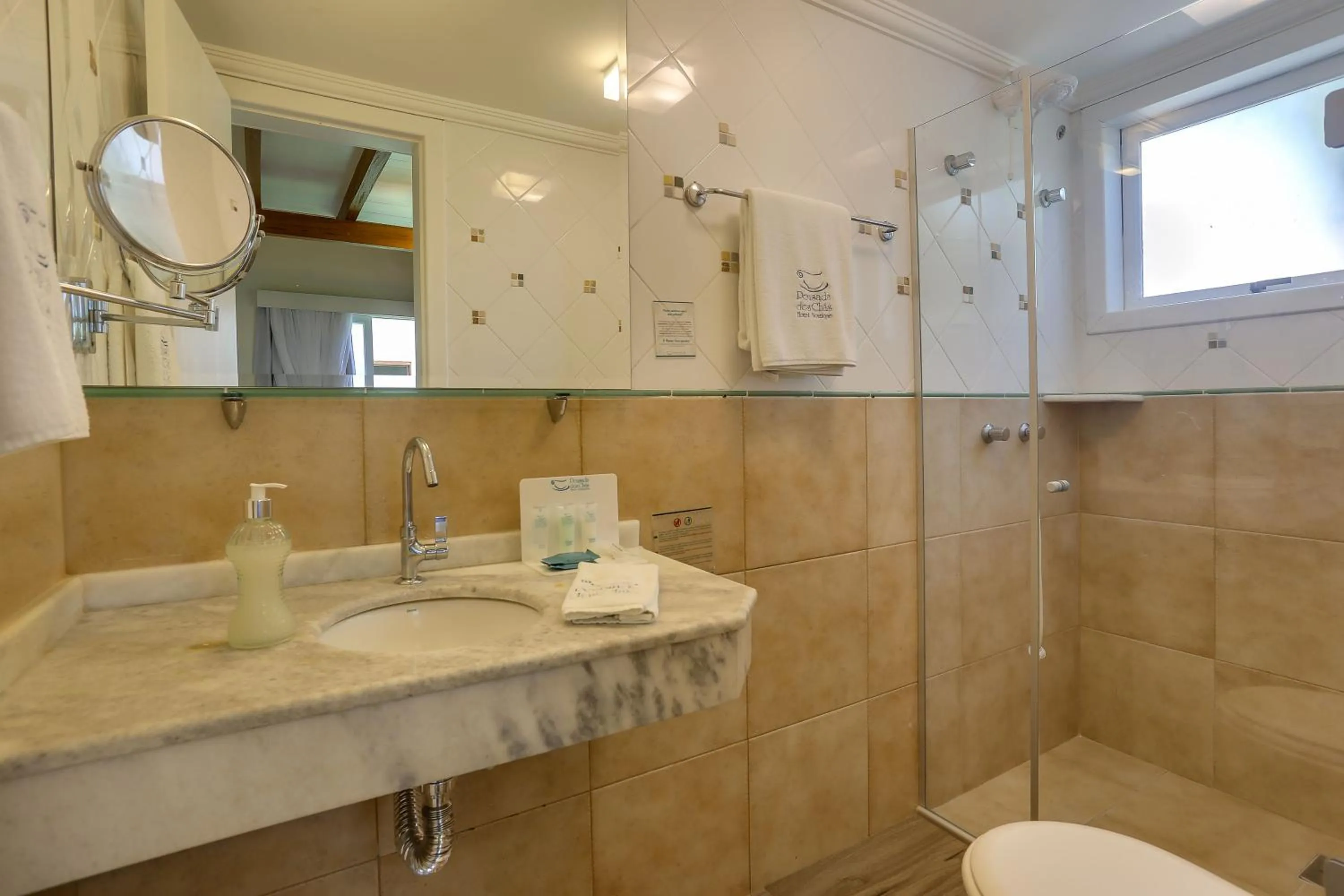 Toilet in Nova Pousada dos Chás