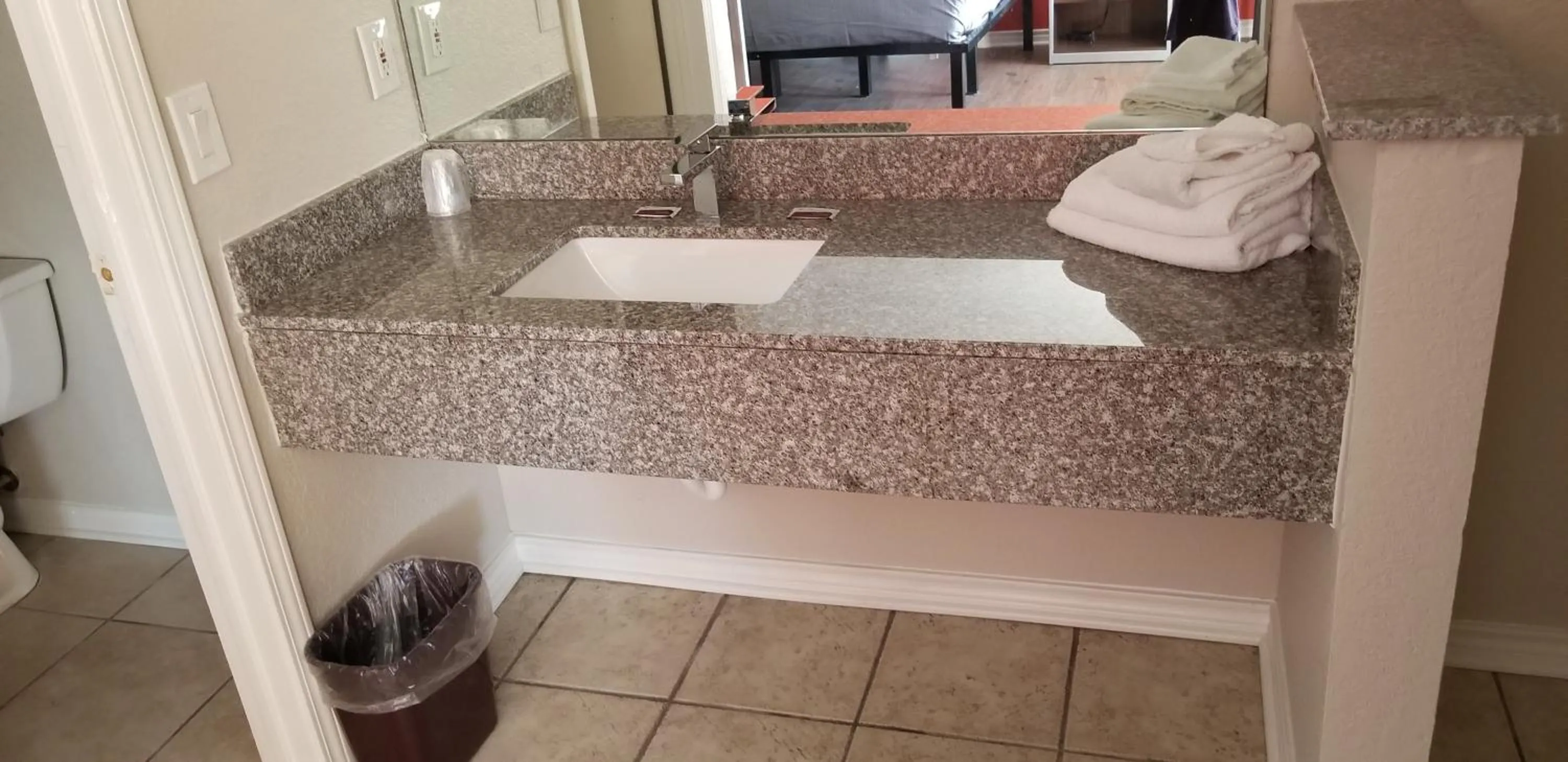 Bathroom in Econo Inn Lackland AFB-Seaworld San Antonio