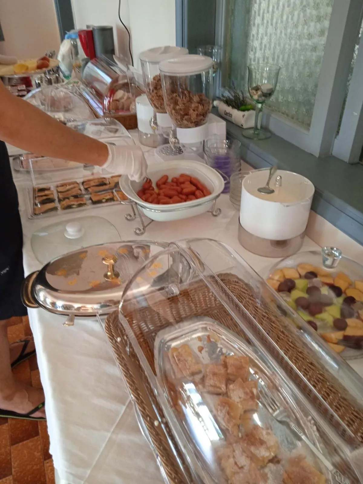 Buffet breakfast in Castro Hotel