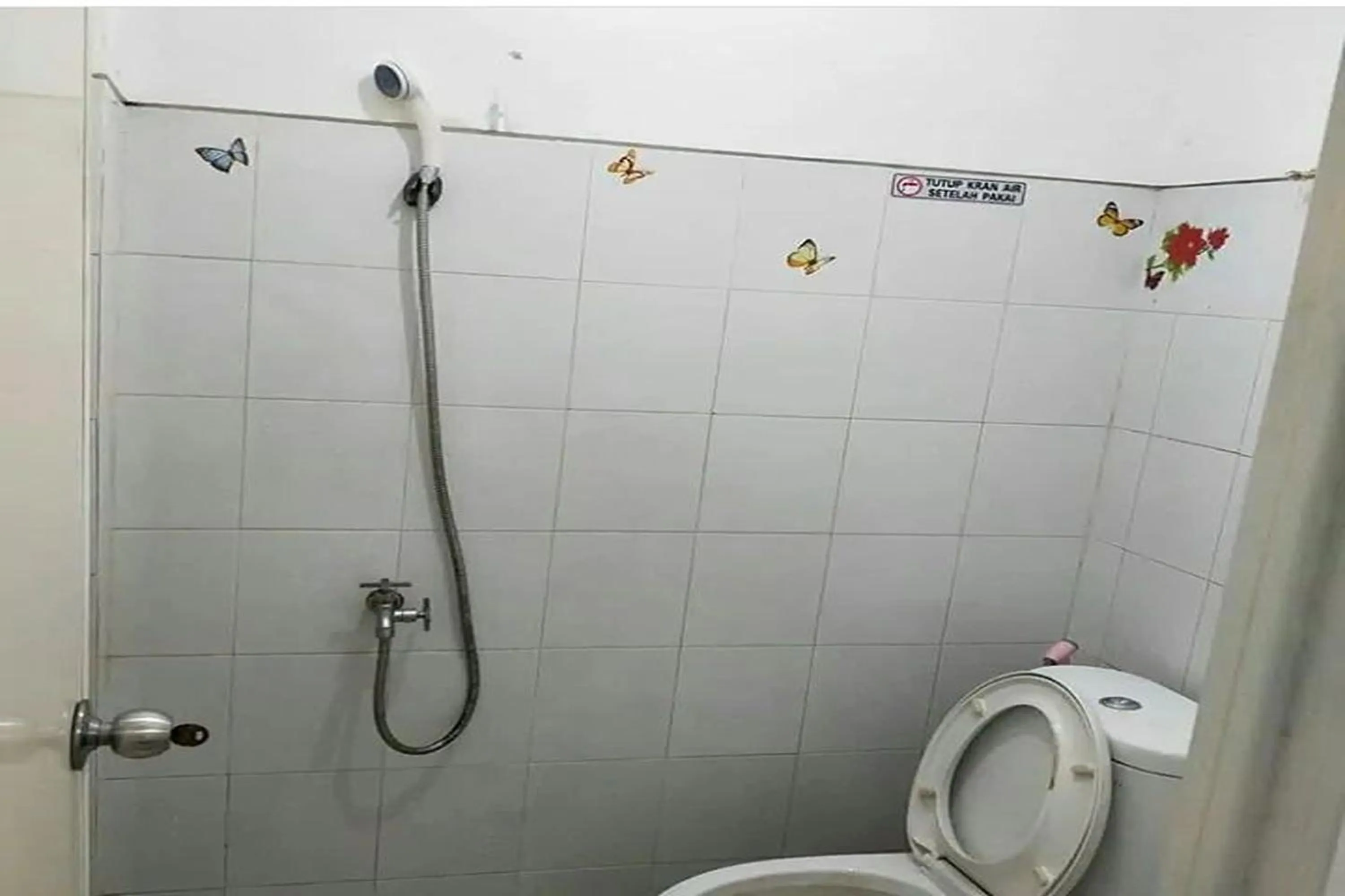 Bathroom in Kost 48 Surabaya