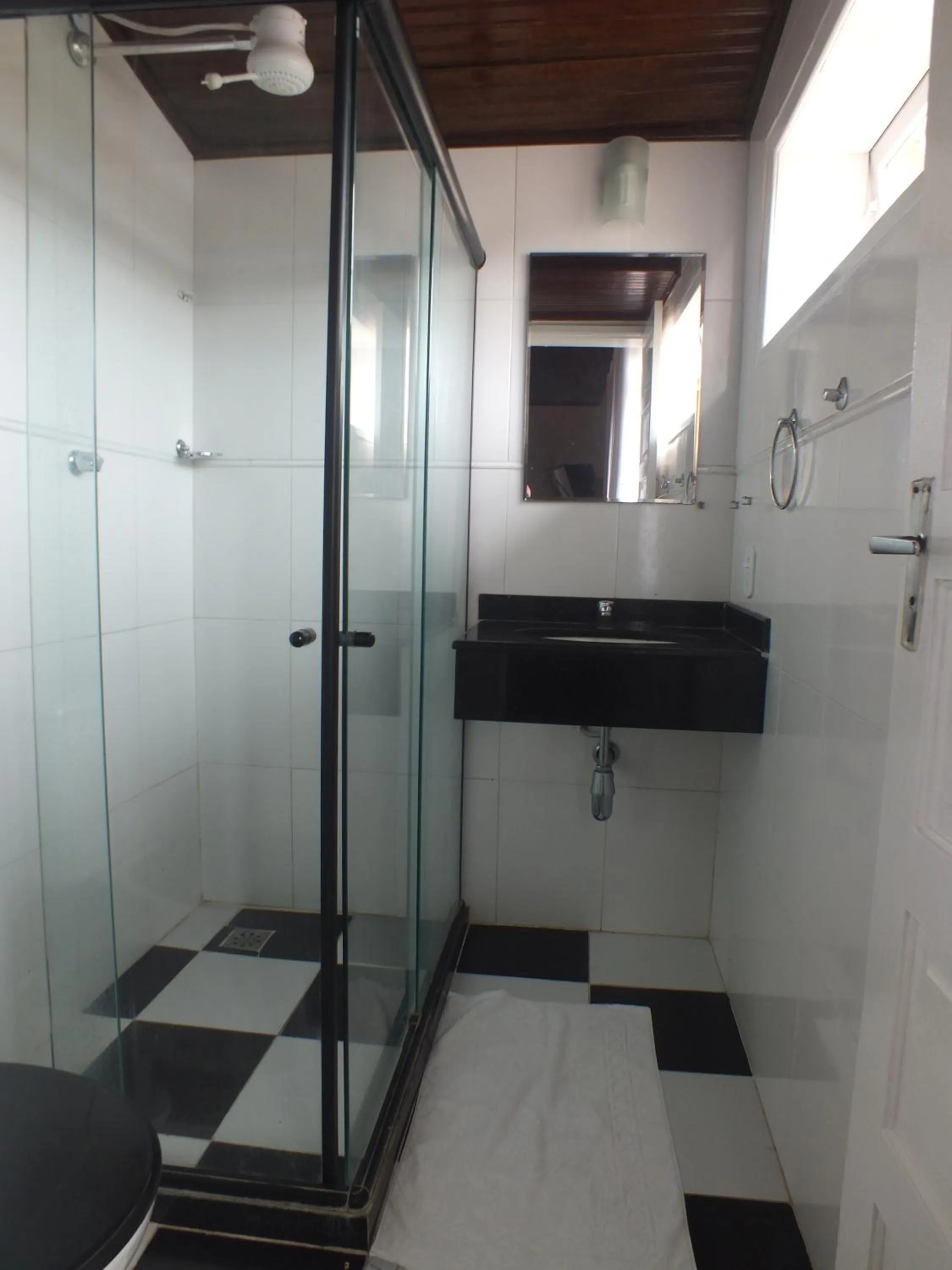 Shower in Pousada Hotel Praia dos Anjos