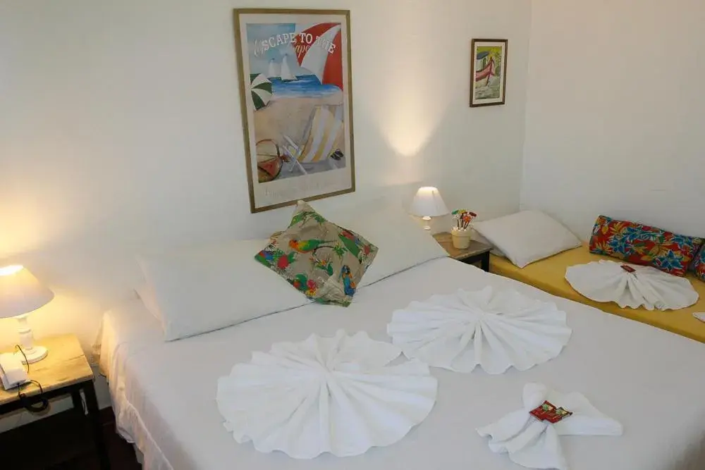 Superior Triple Room - single occupancy in Pousada Hotel Praia dos Anjos Superior Triple Room - single occupancy in Pousada Hotel Praia dos Anjos