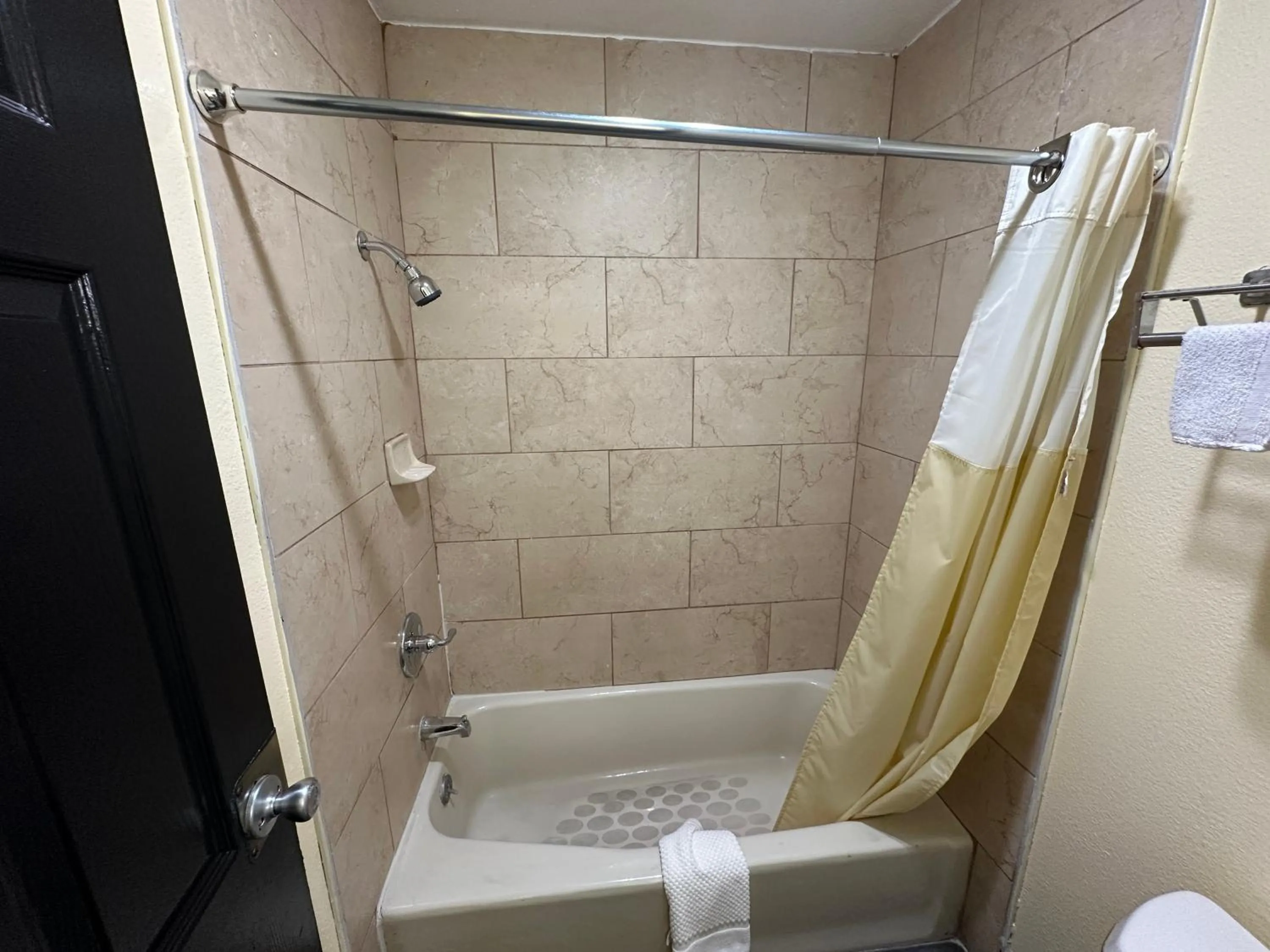 Shower in Crossroads Inn - Sacramento