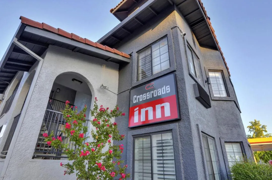 Crossroads Inn - Sacramento