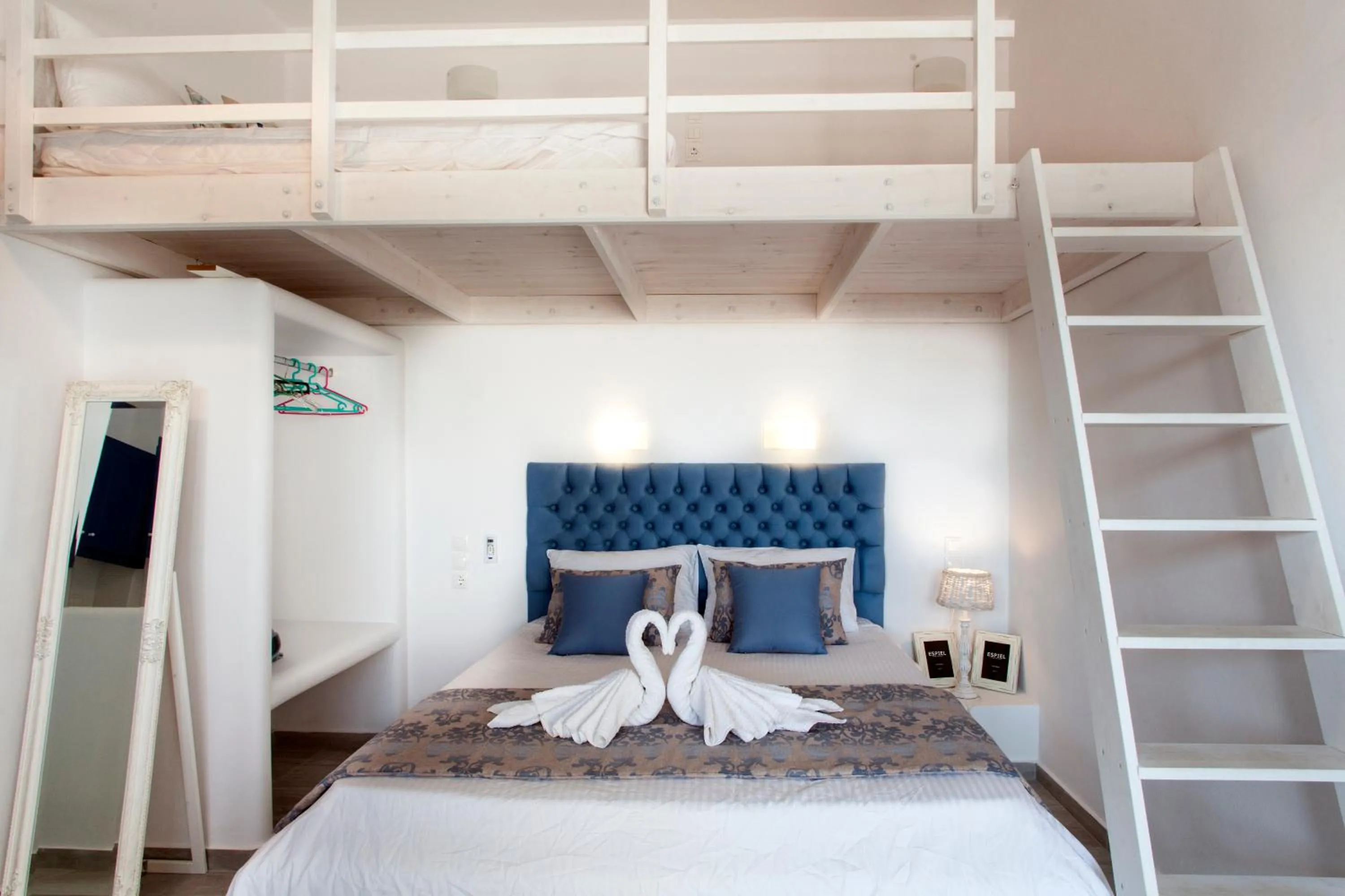 Bed in Mythos Suites Diskos