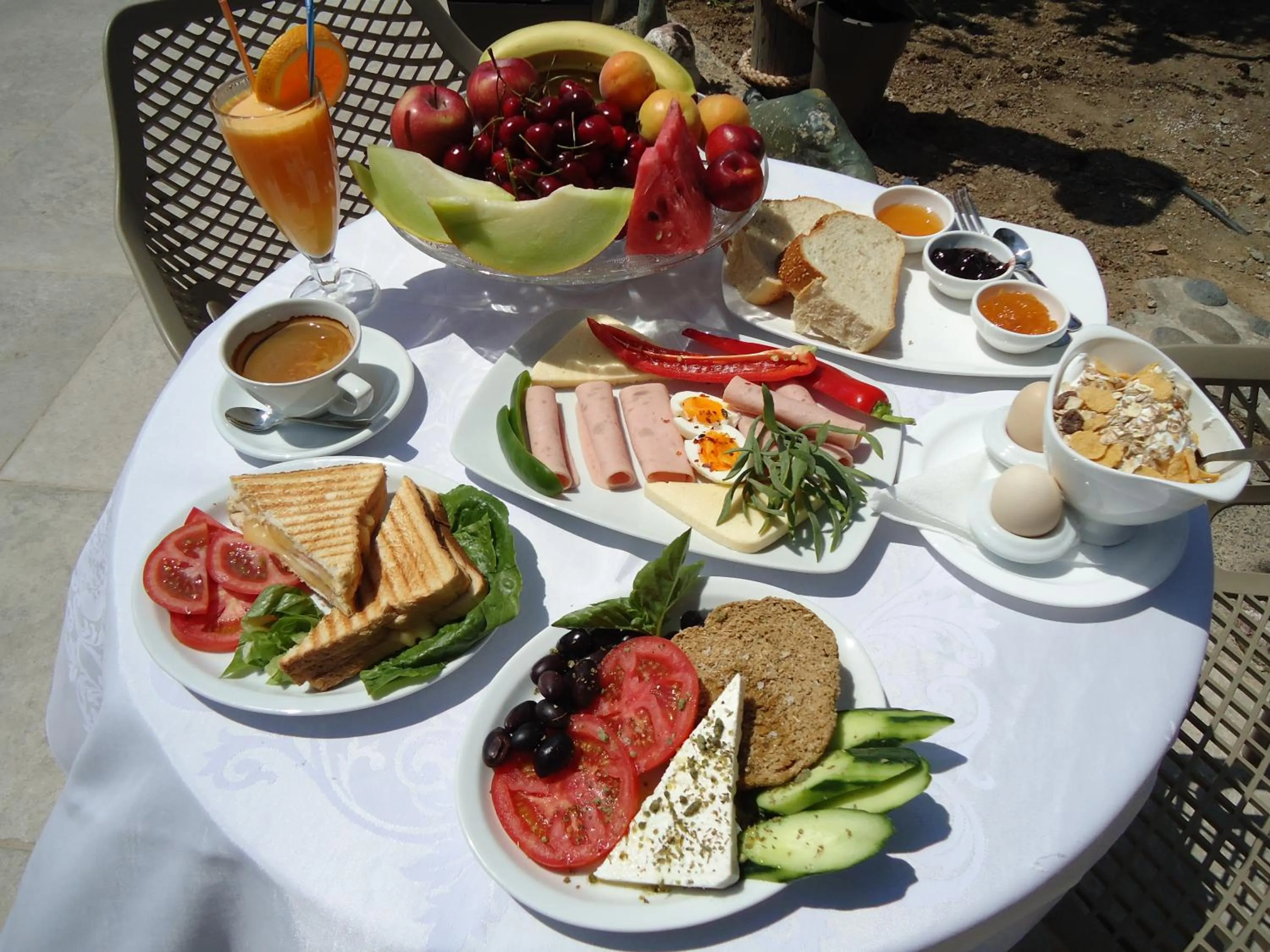 Breakfast in Mythos Suites Diskos