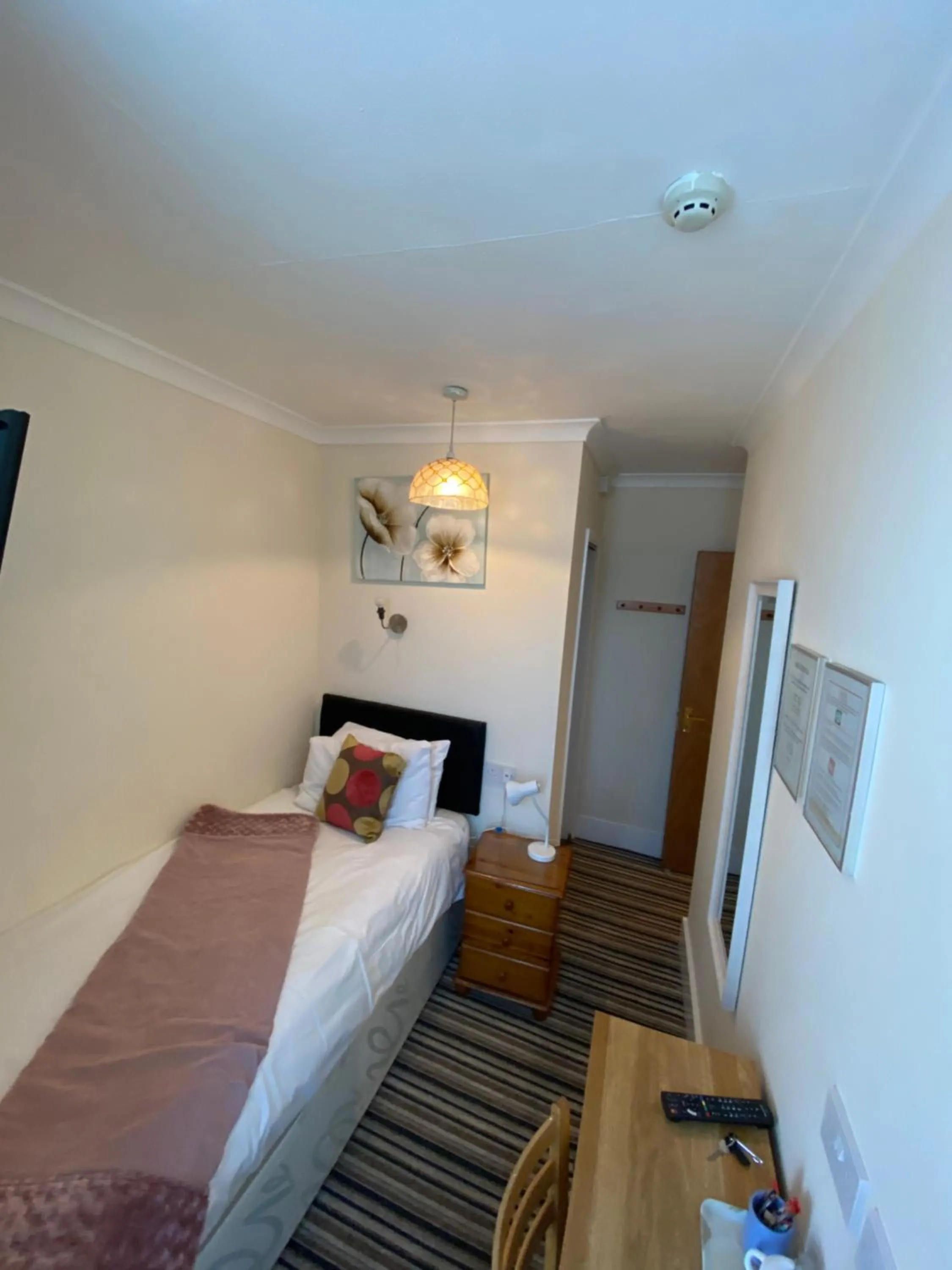 Single Room - single occupancy in Four Seasons Guest House