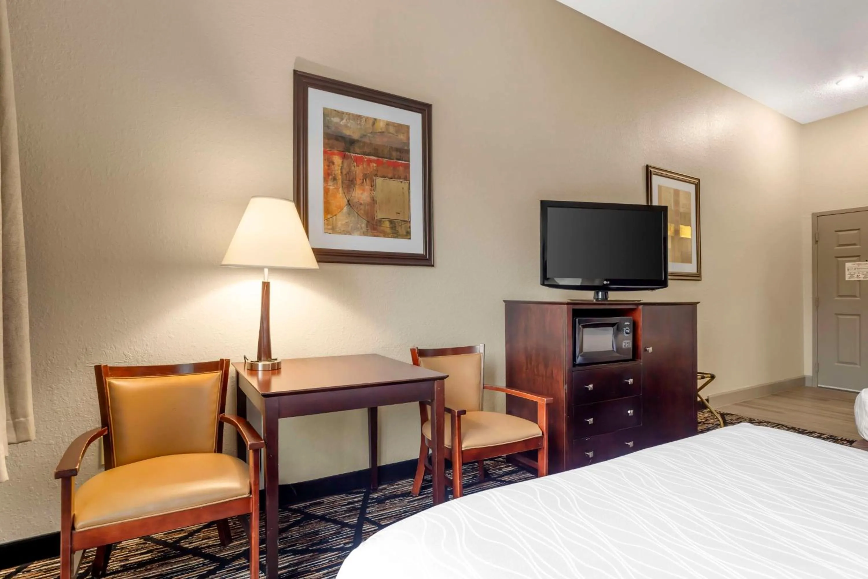 Bedroom, Bed in Best Western Plus Hobby Airport Inn & Suites