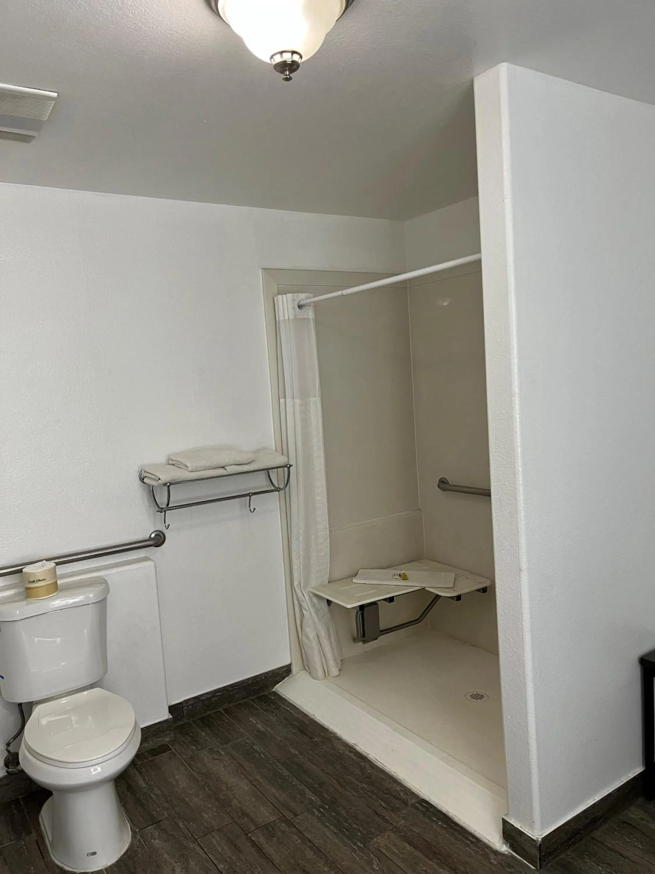 Howard Johnson by Wyndham St. George Hotel & Suites