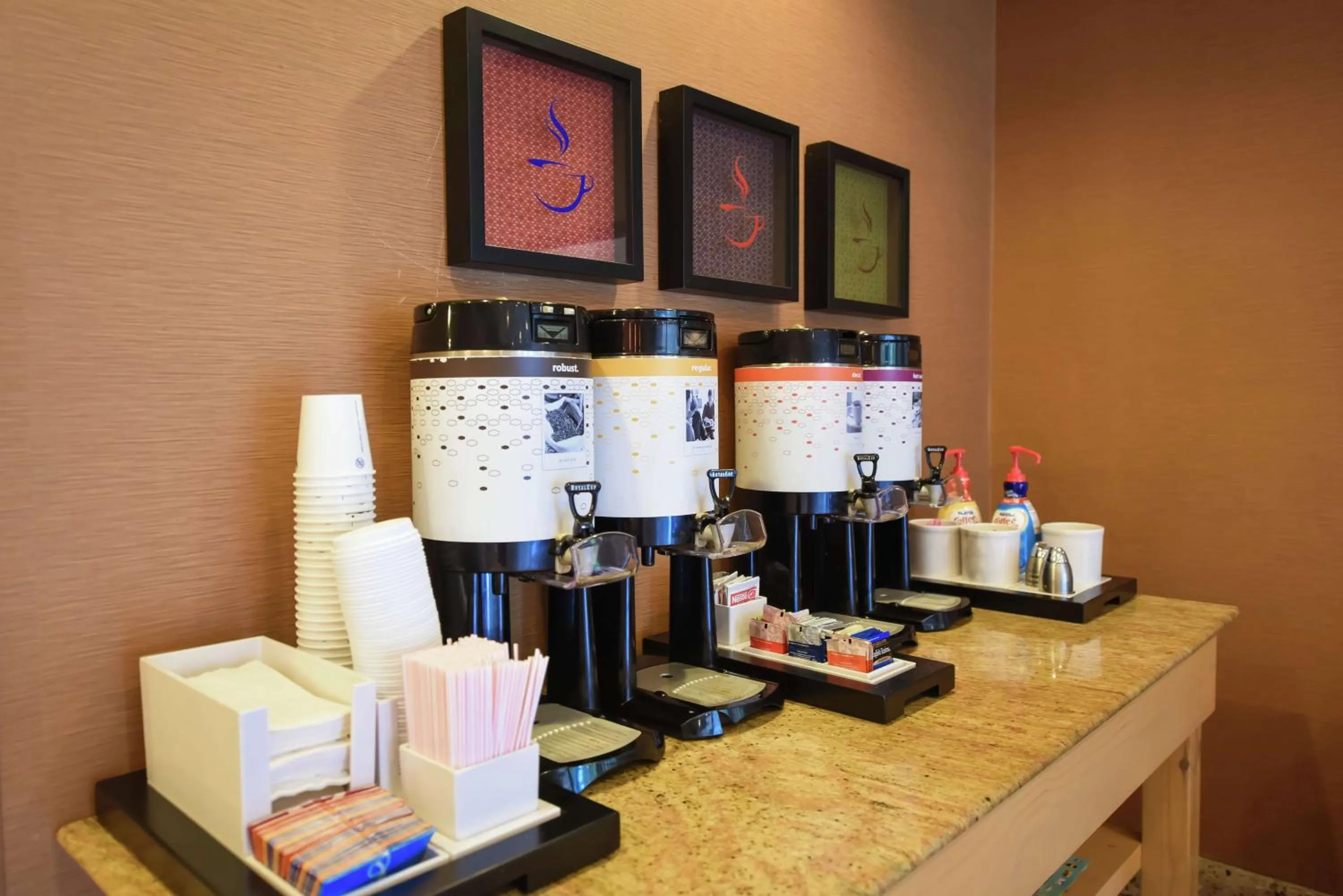 Dining area in Hampton Inn Key Largo