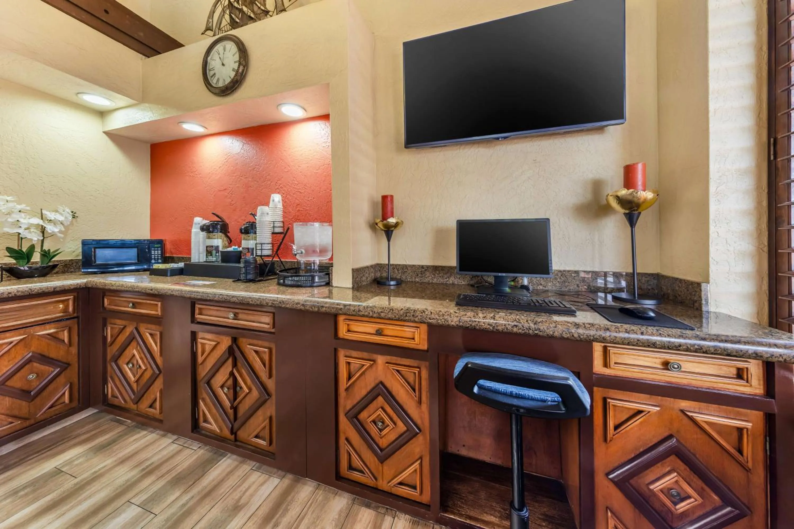 Lobby or reception in Best Western Americana Inn