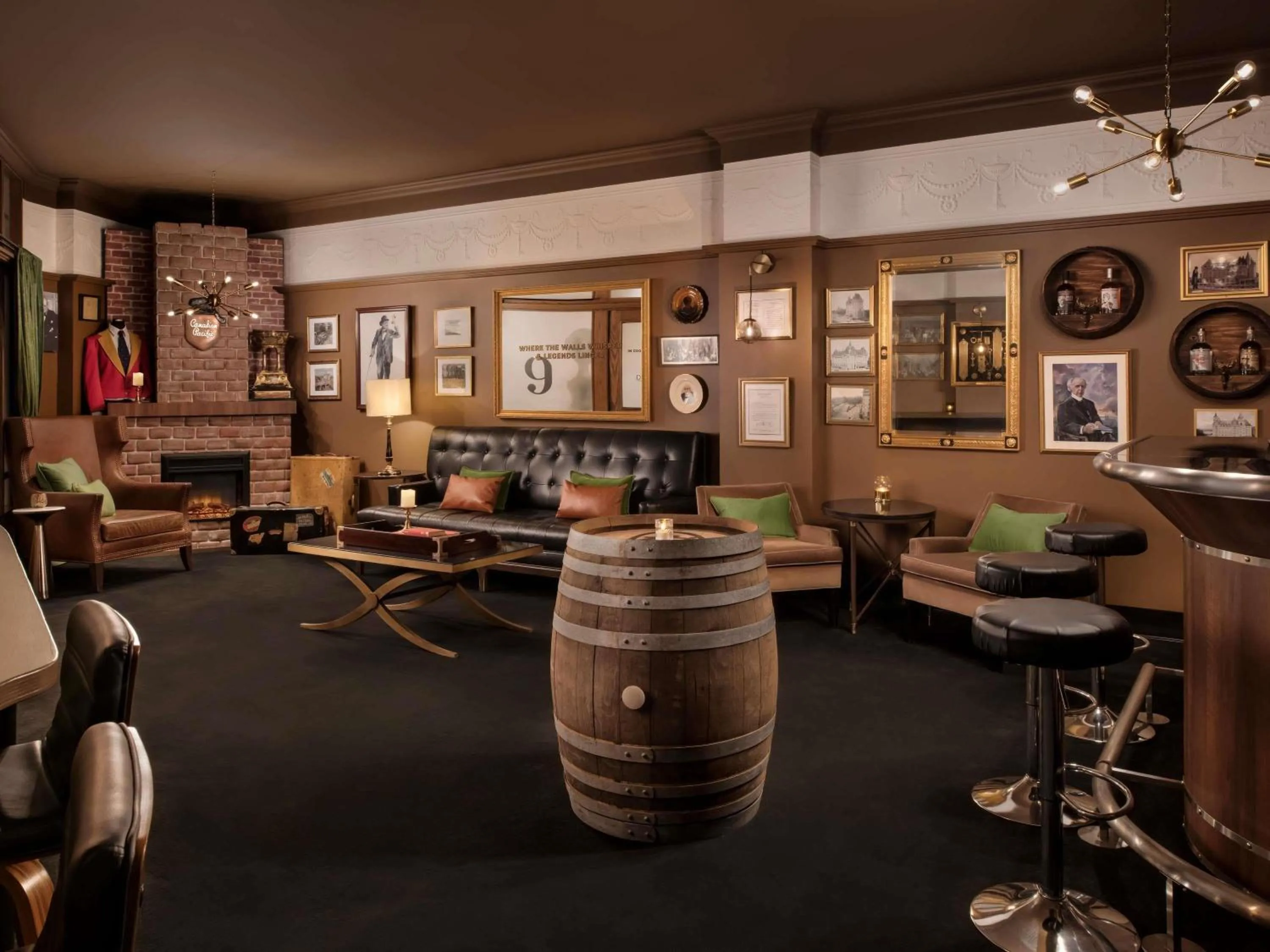 Restaurant/places to eat in Fairmont Chateau Laurier