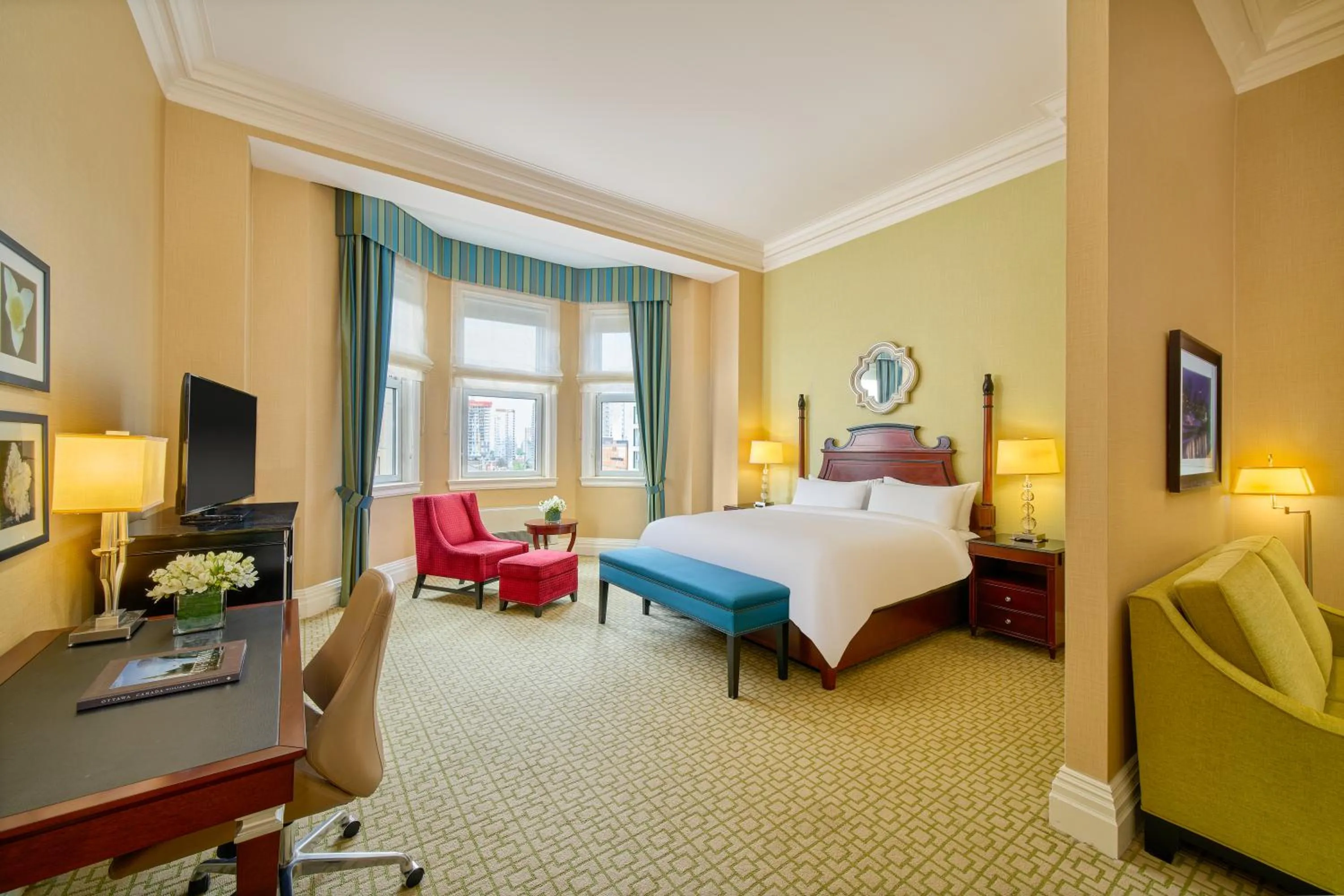 Bedroom, Bed in Fairmont Chateau Laurier