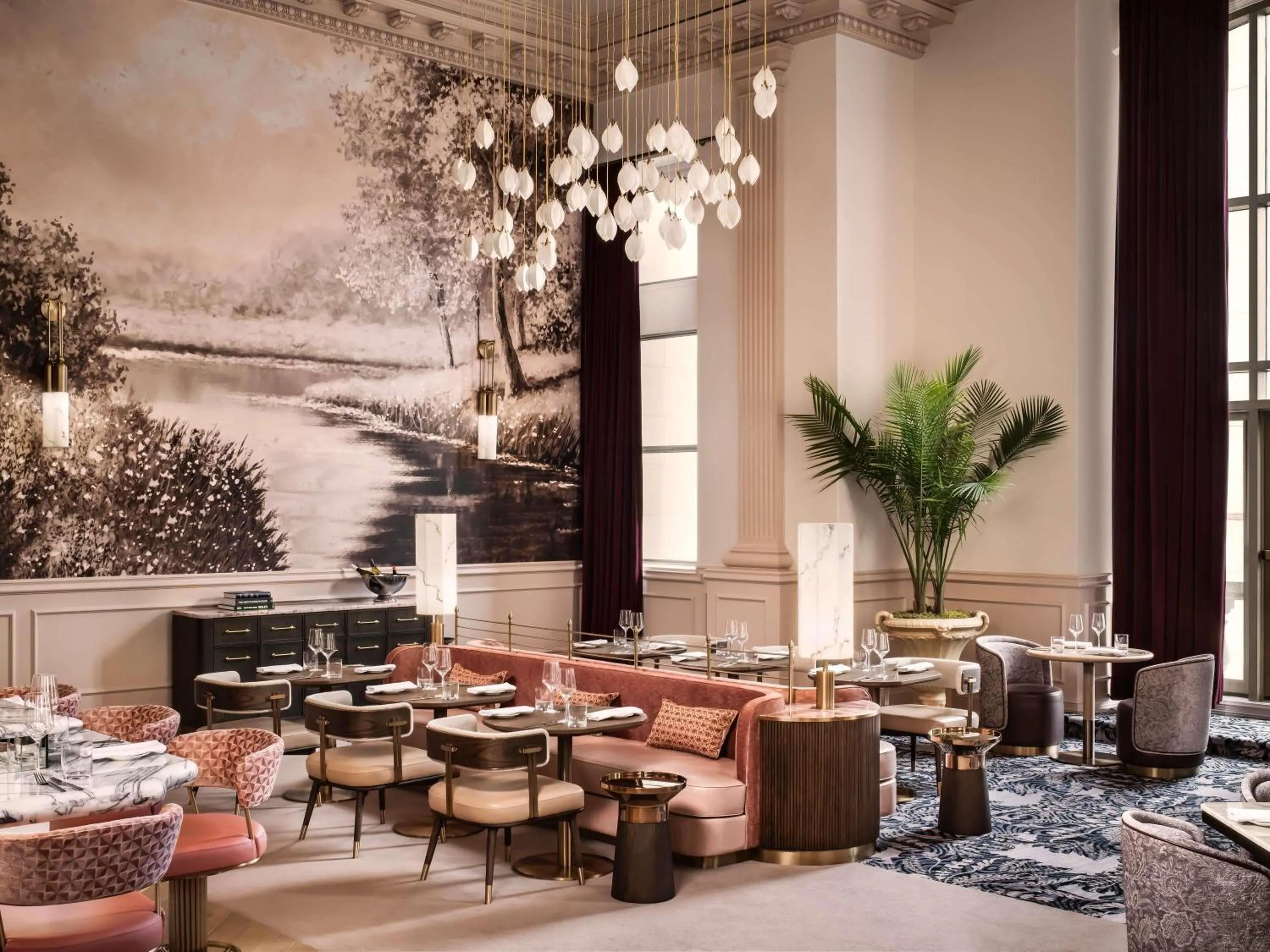 Restaurant/places to eat in Fairmont Chateau Laurier