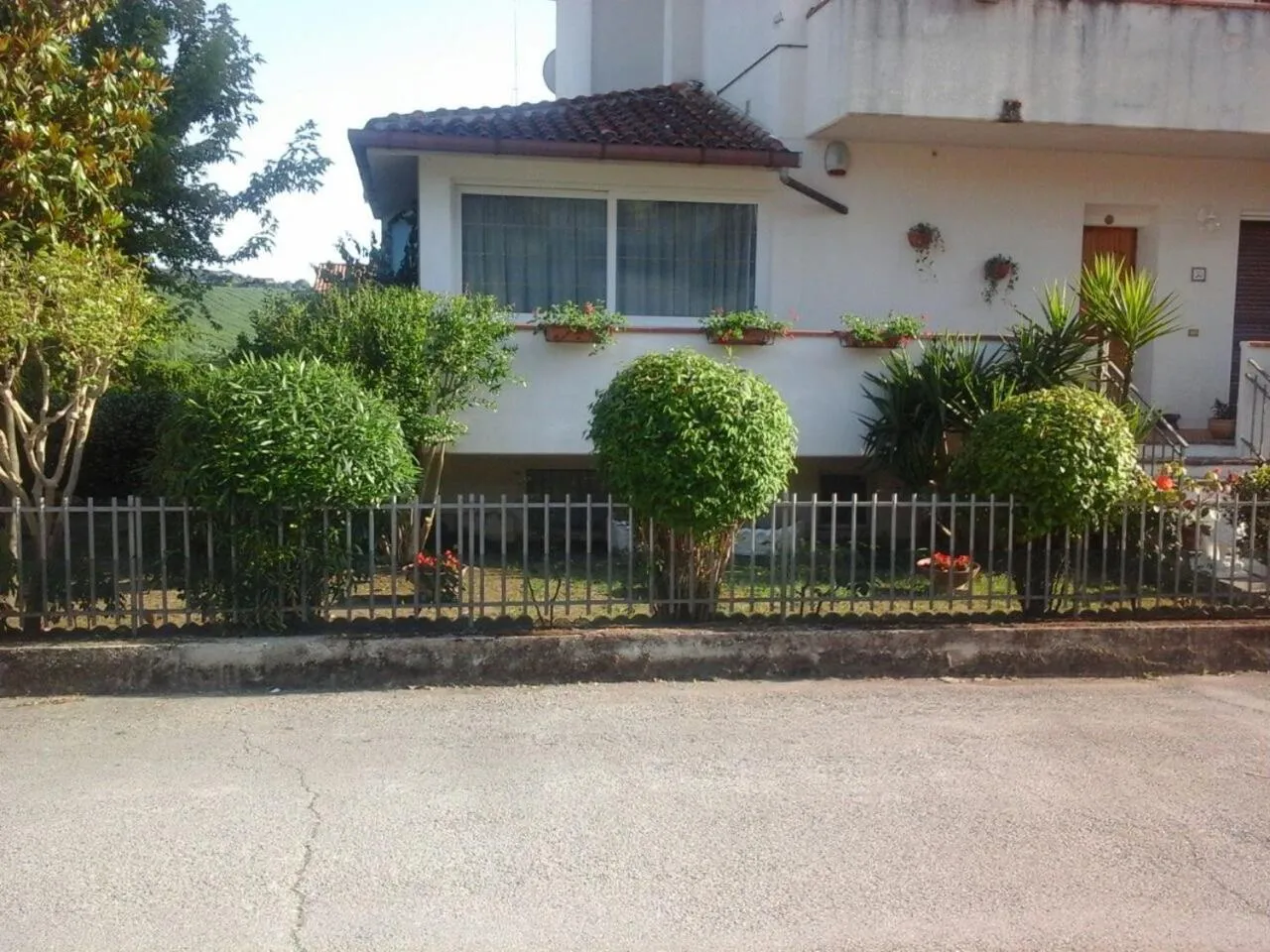 Facade/entrance in La Casa di Isabella Loreto