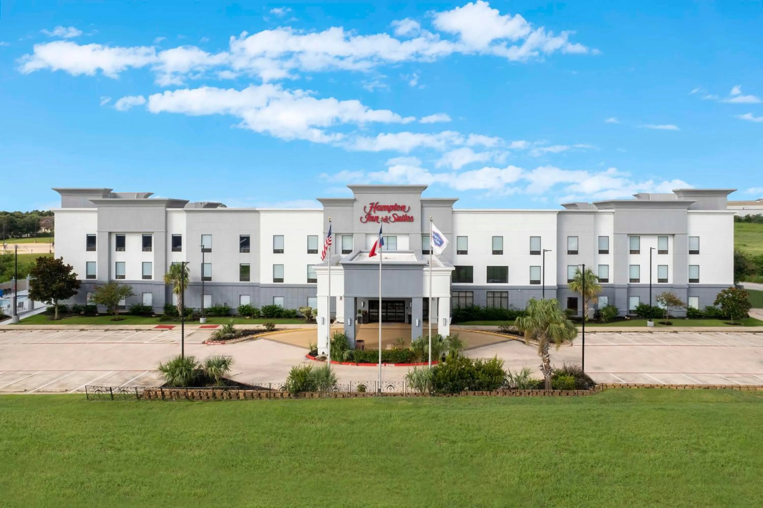 Property building in Hampton Inn & Suites Brenham
