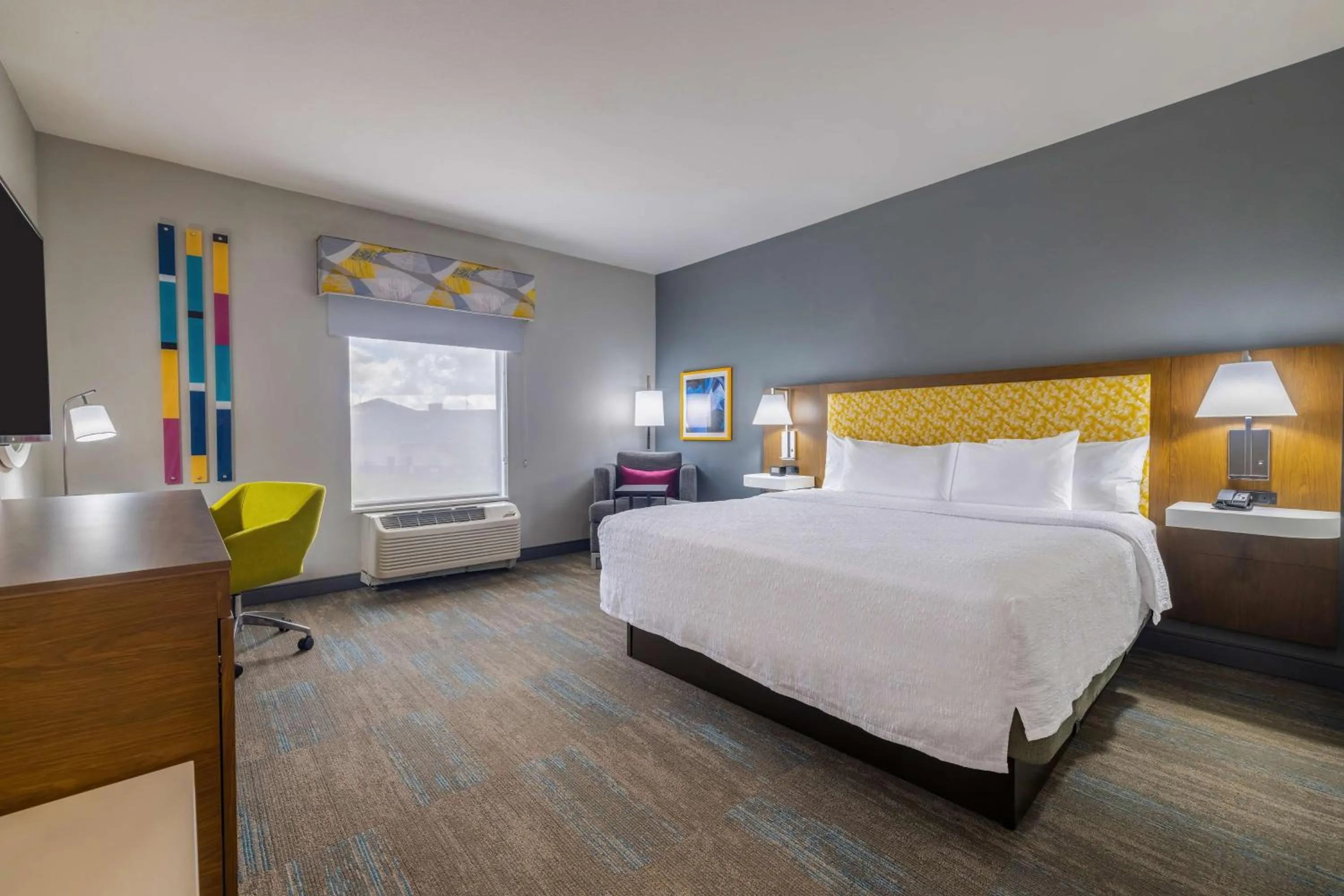 Bed in Hampton Inn & Suites Brenham