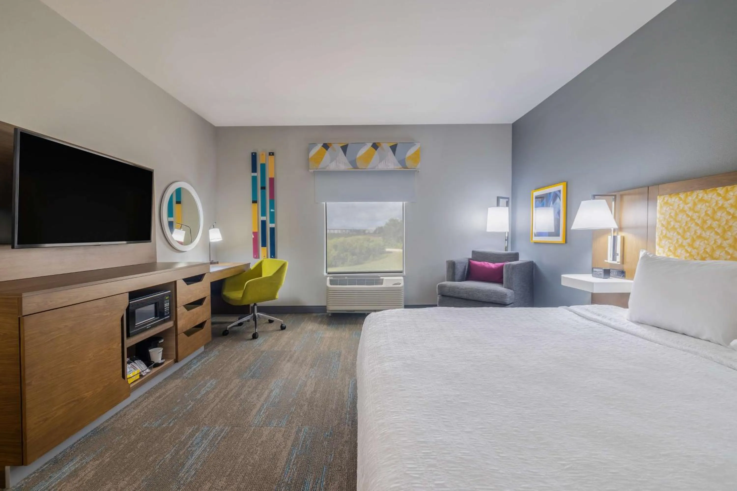 Bed in Hampton Inn & Suites Brenham