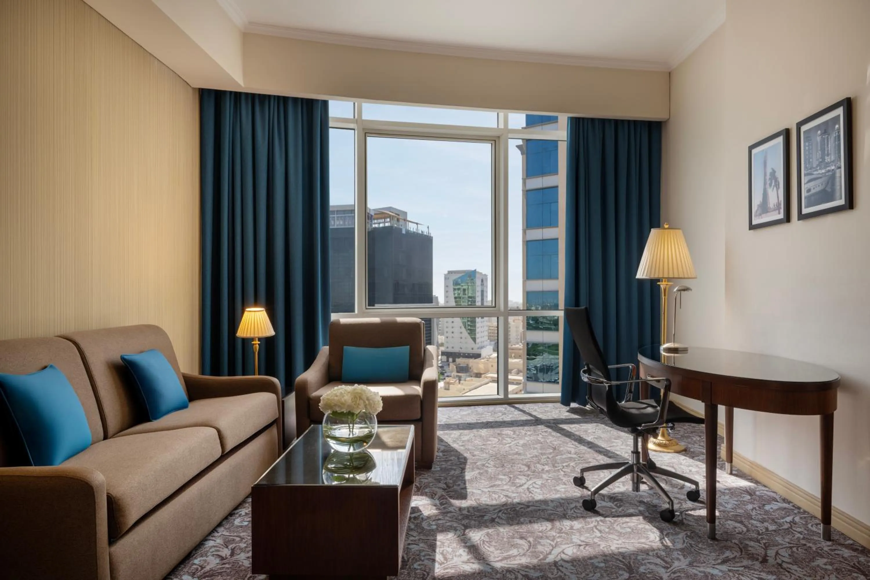 Living room in Golden Tulip Doha Hotel